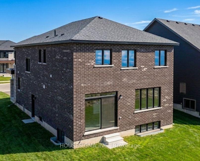 Photo 2 of 31 Rosanne Circle, Wasaga Beach — HOMEH