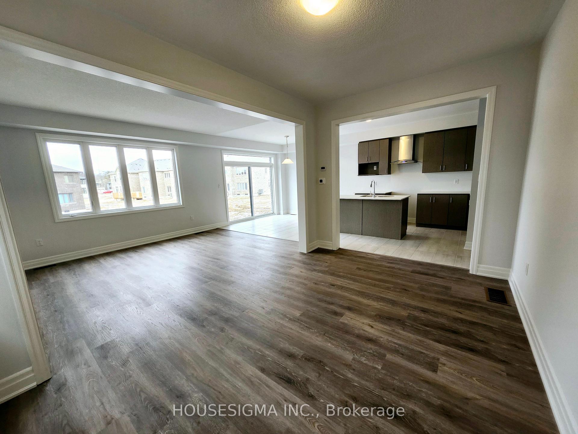 Photo 11 of 31 Rosanne Circle, Wasaga Beach — HOMEH