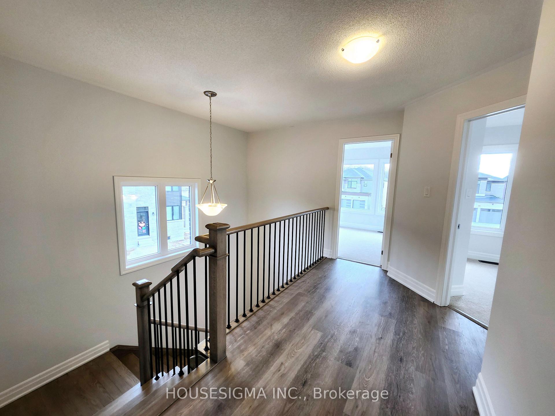 Photo 15 of 31 Rosanne Circle, Wasaga Beach — HOMEH
