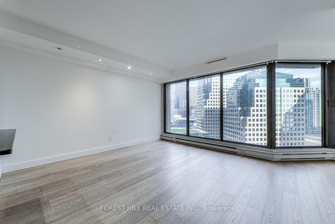 Photo 9 of Unit 1707, 65 Harbour Square, Toronto, Waterfront Communities — HOMEH