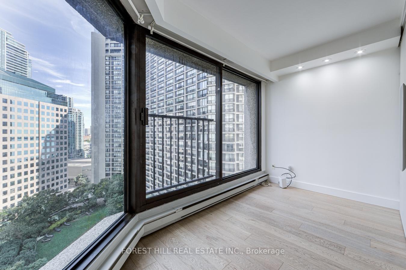 Photo 13 of Unit 1707, 65 Harbour Square, Toronto, Waterfront Communities — HOMEH