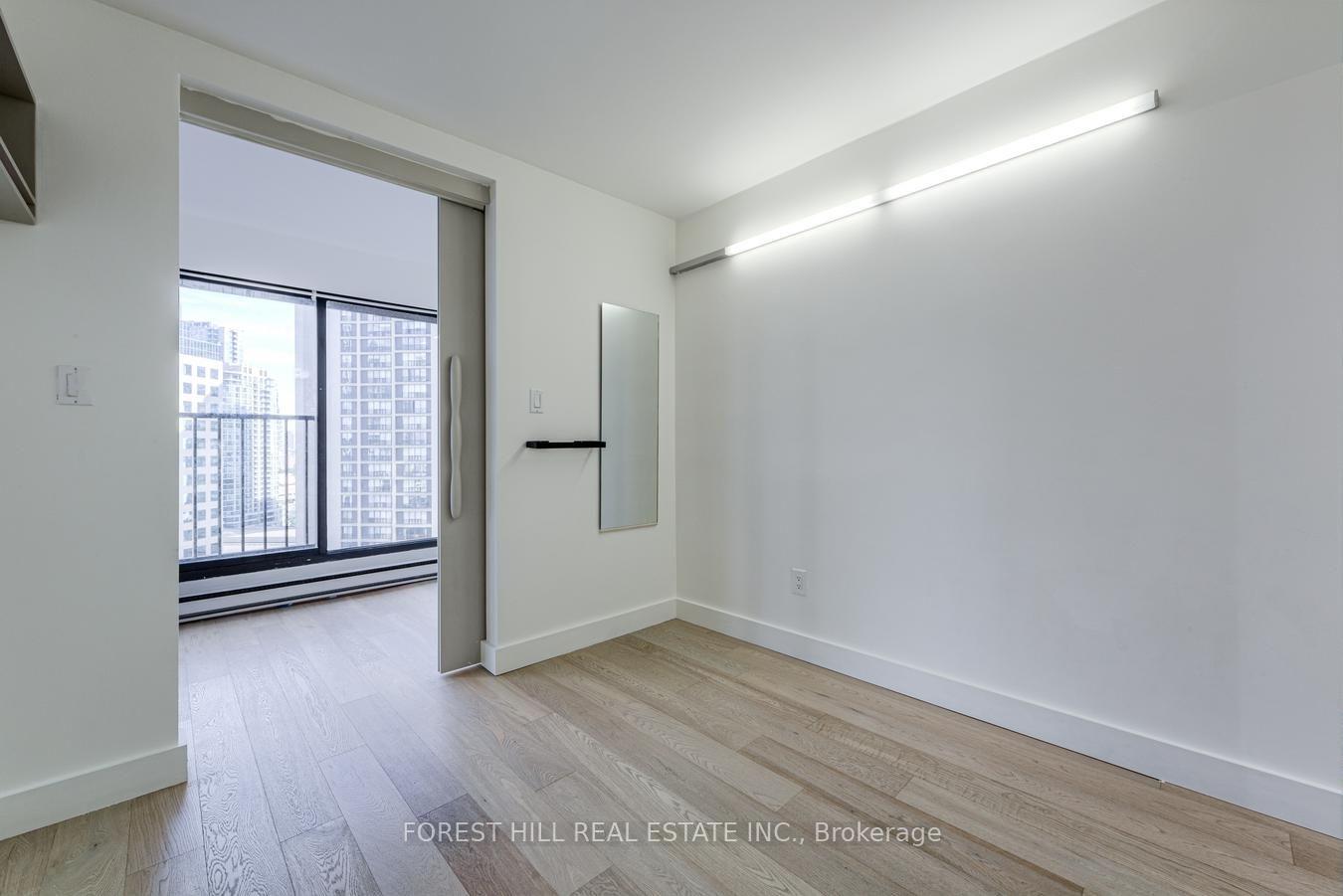 Photo 17 of Unit 1707, 65 Harbour Square, Toronto, Waterfront Communities — HOMEH
