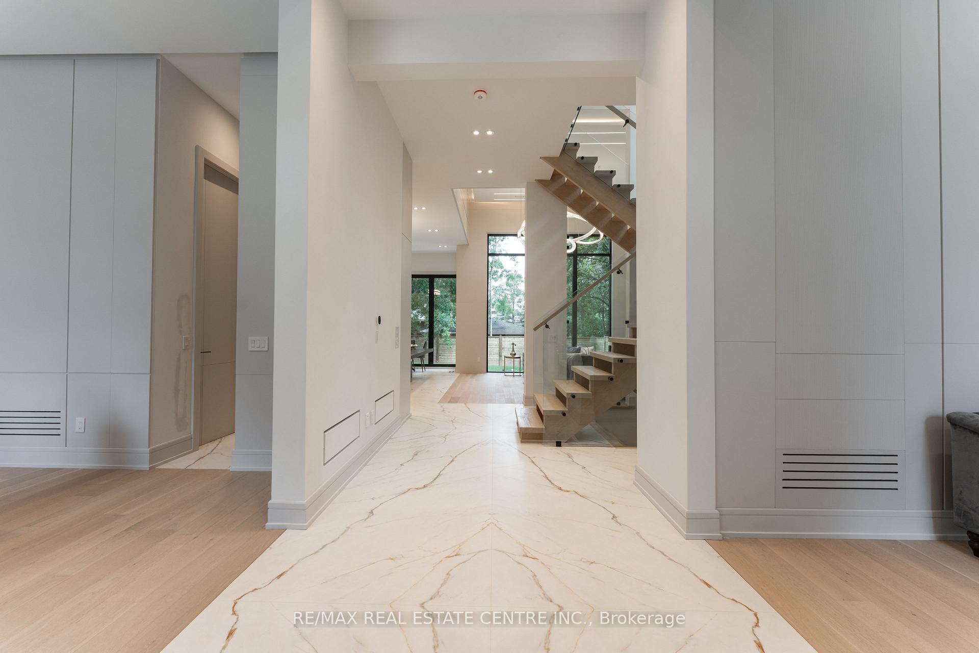 Photo 5 of 491 Fourth Line, Oakville, West — HOMEH