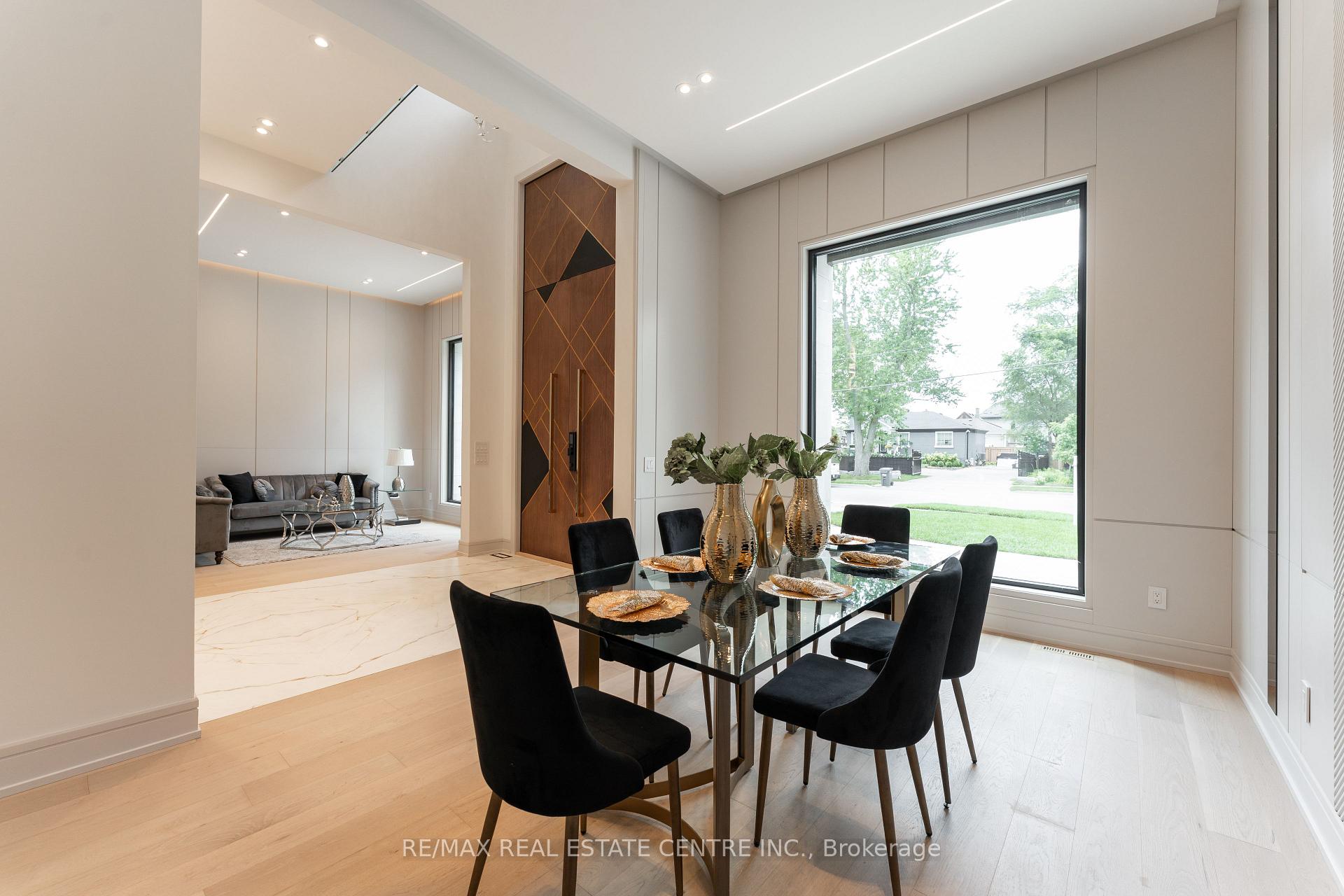 Photo 8 of 491 Fourth Line, Oakville, West — HOMEH