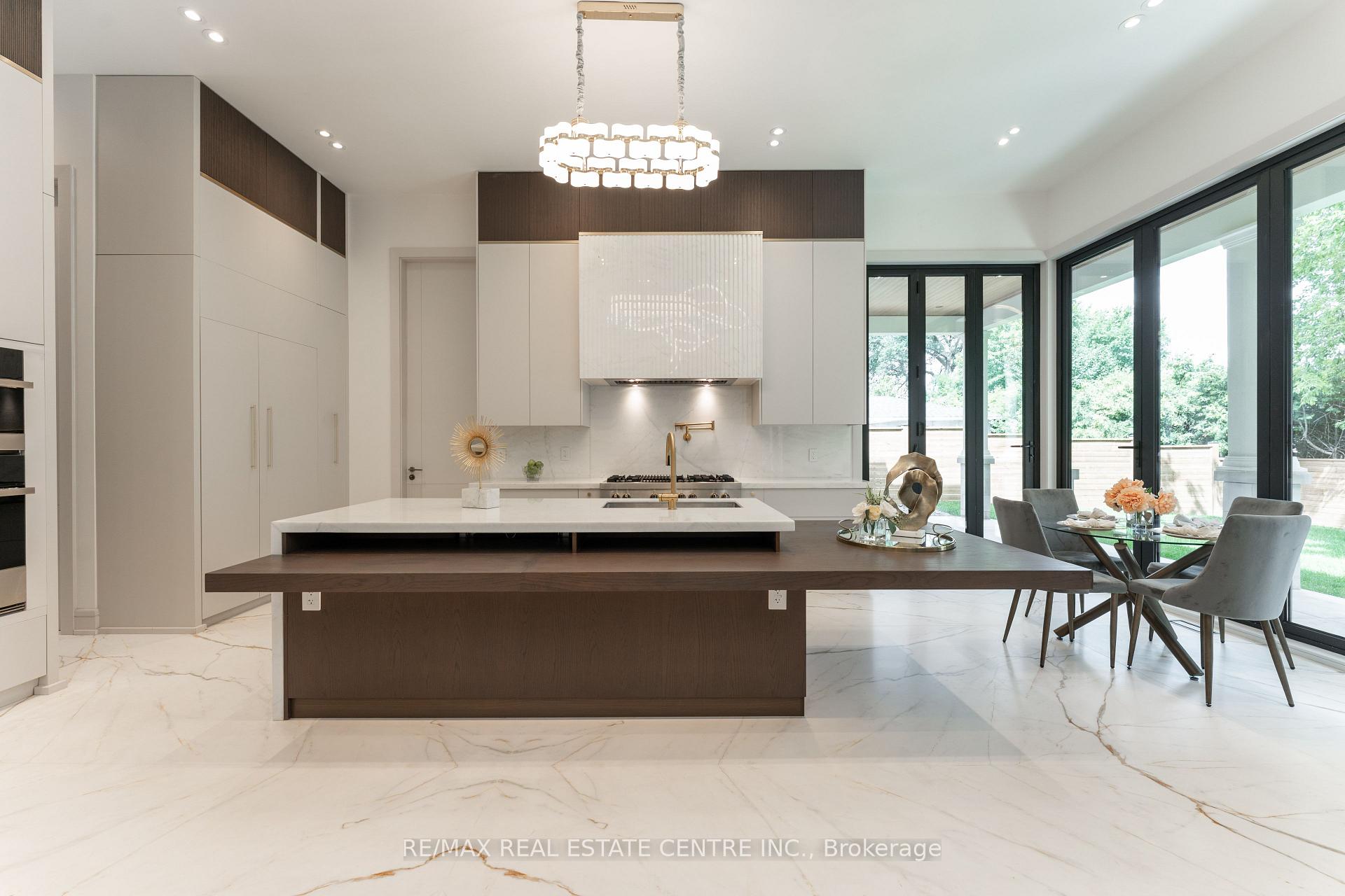 Photo 12 of 491 Fourth Line, Oakville, West — HOMEH
