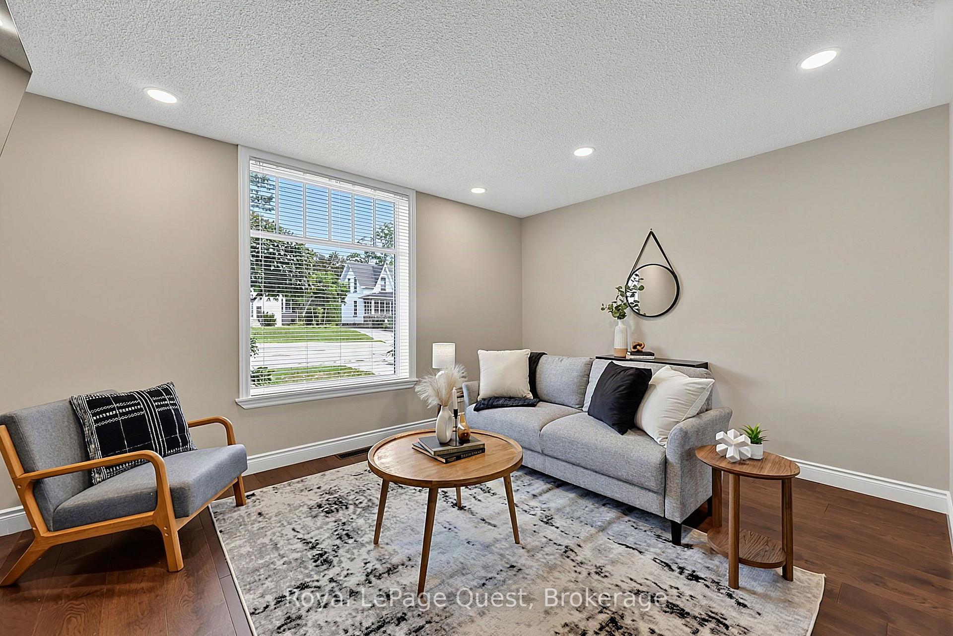 Photo 11 of 125 Coldwater Road, Orillia — HOMEH