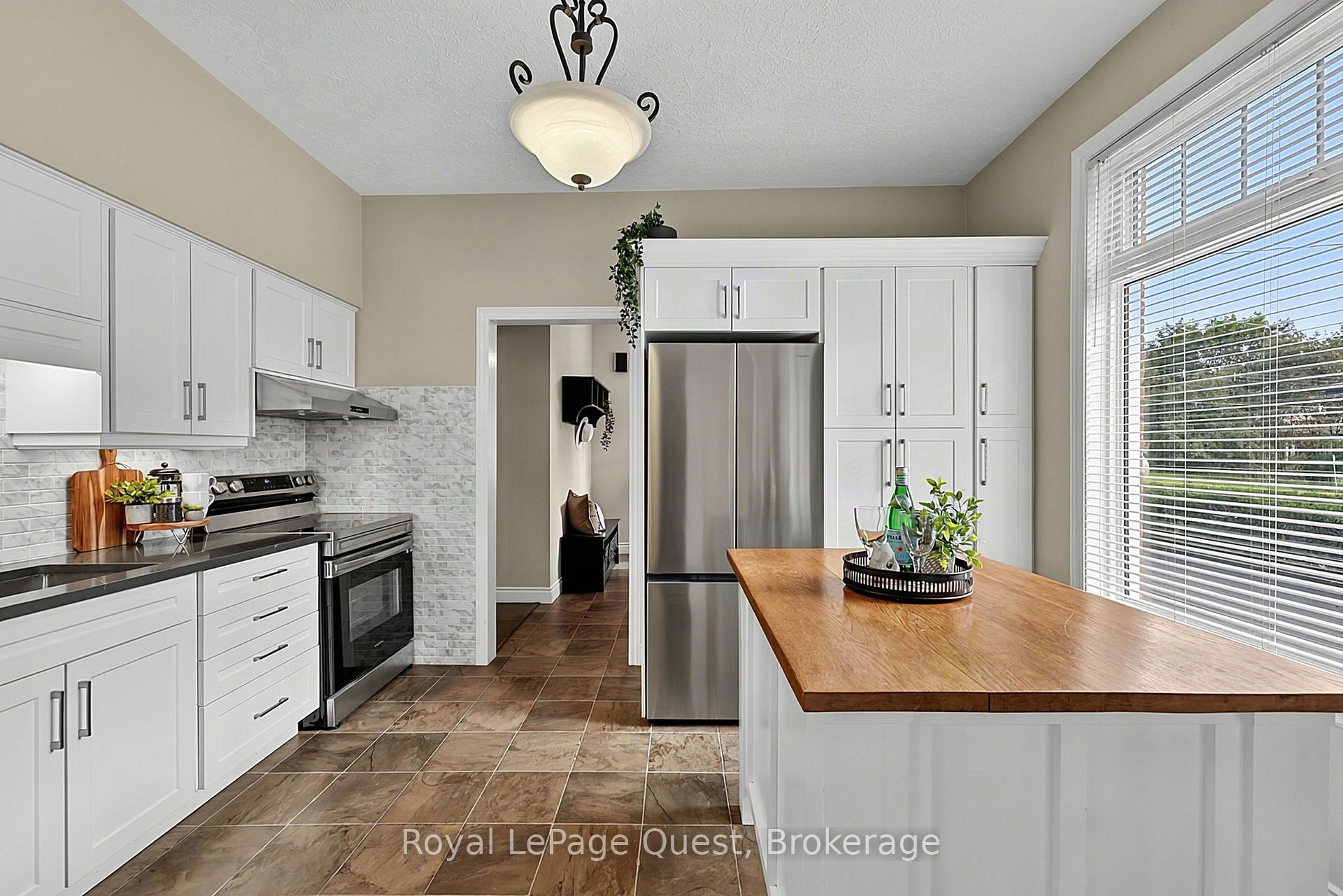 Photo 18 of 125 Coldwater Road, Orillia — HOMEH