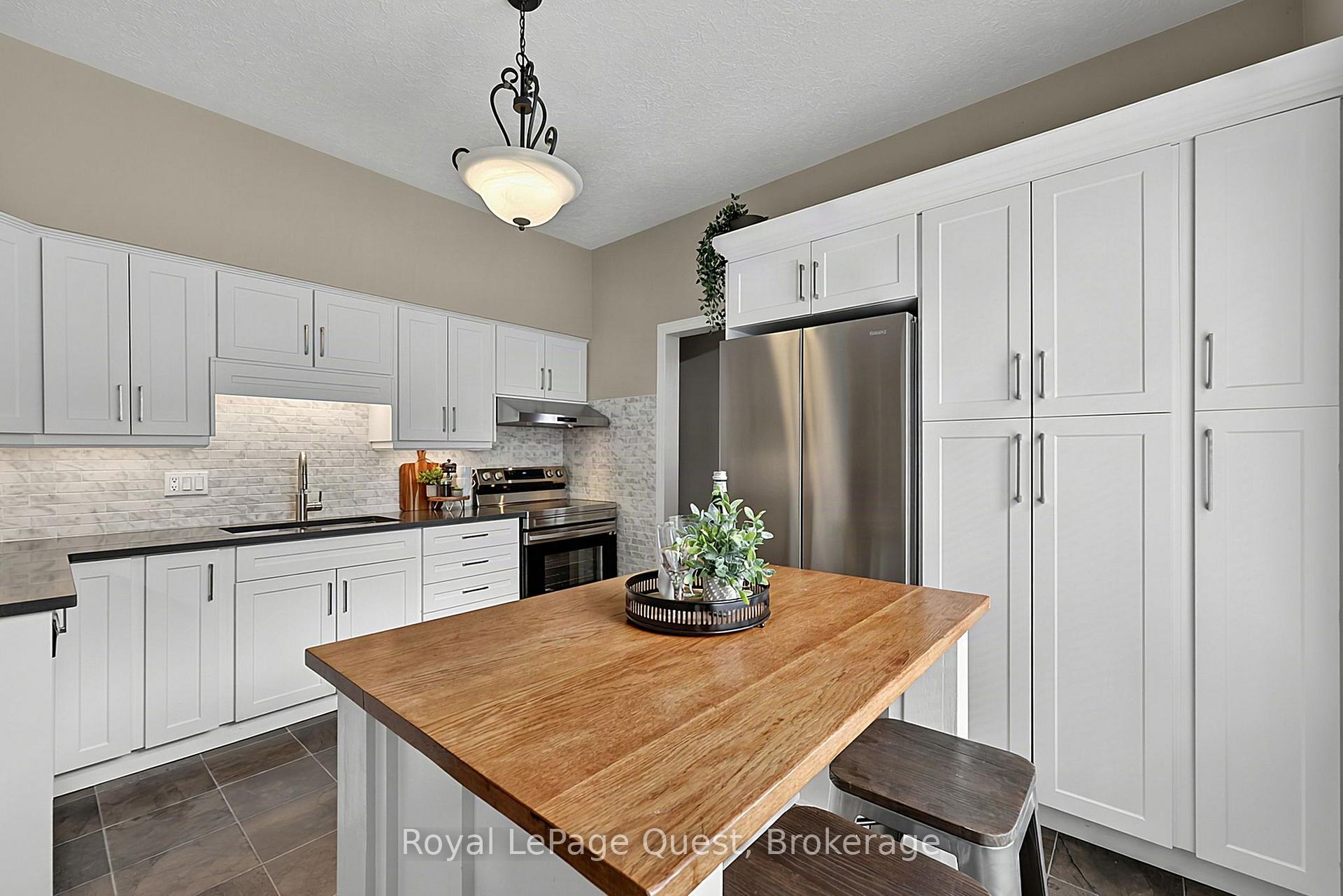 Photo 19 of 125 Coldwater Road, Orillia — HOMEH