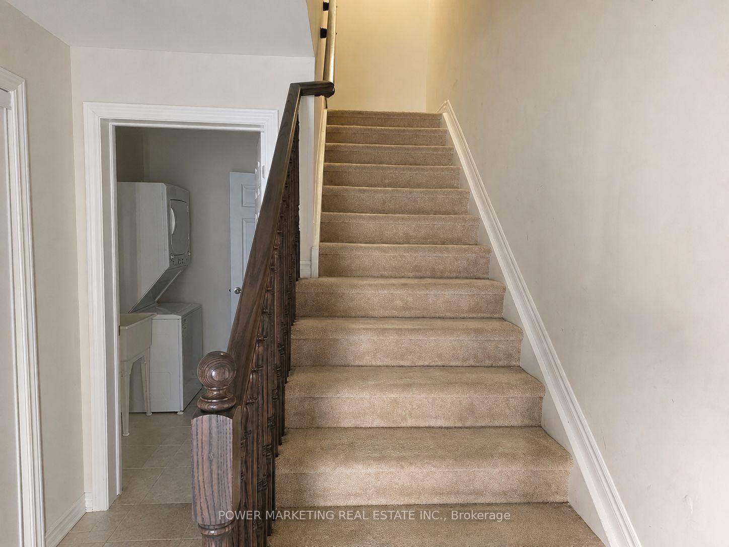 Photo 4 of 243 Atima Circle, Ottawa, Barrhaven - Half Moon Bay — HOMEH