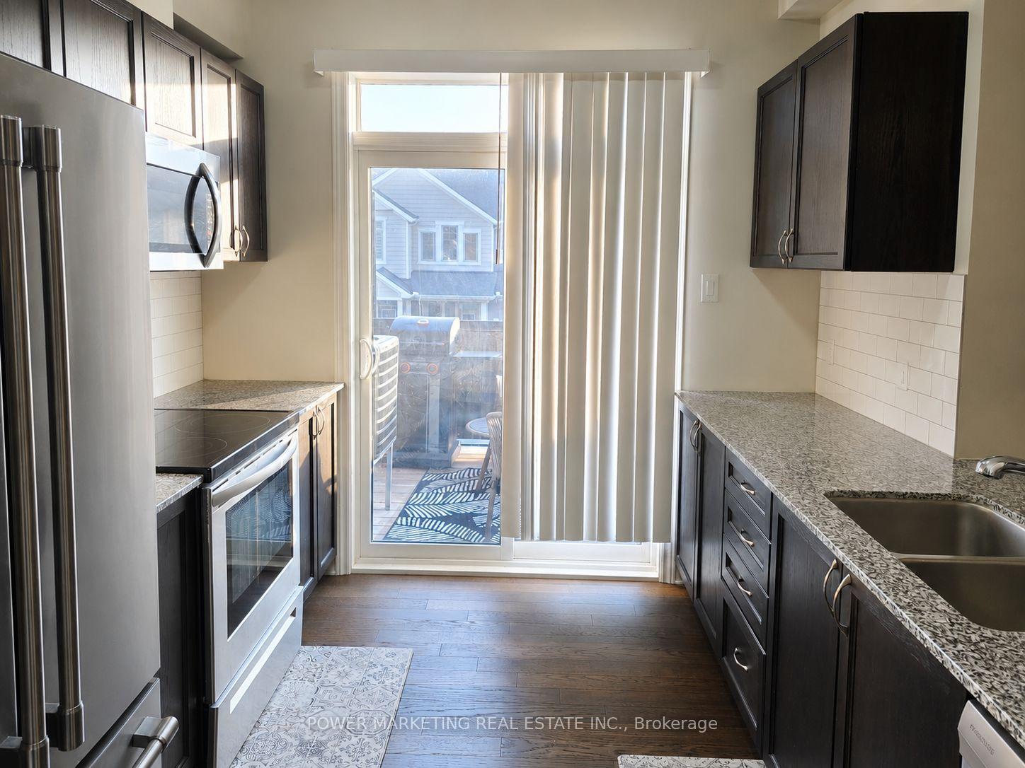 Photo 11 of 243 Atima Circle, Ottawa, Barrhaven - Half Moon Bay — HOMEH