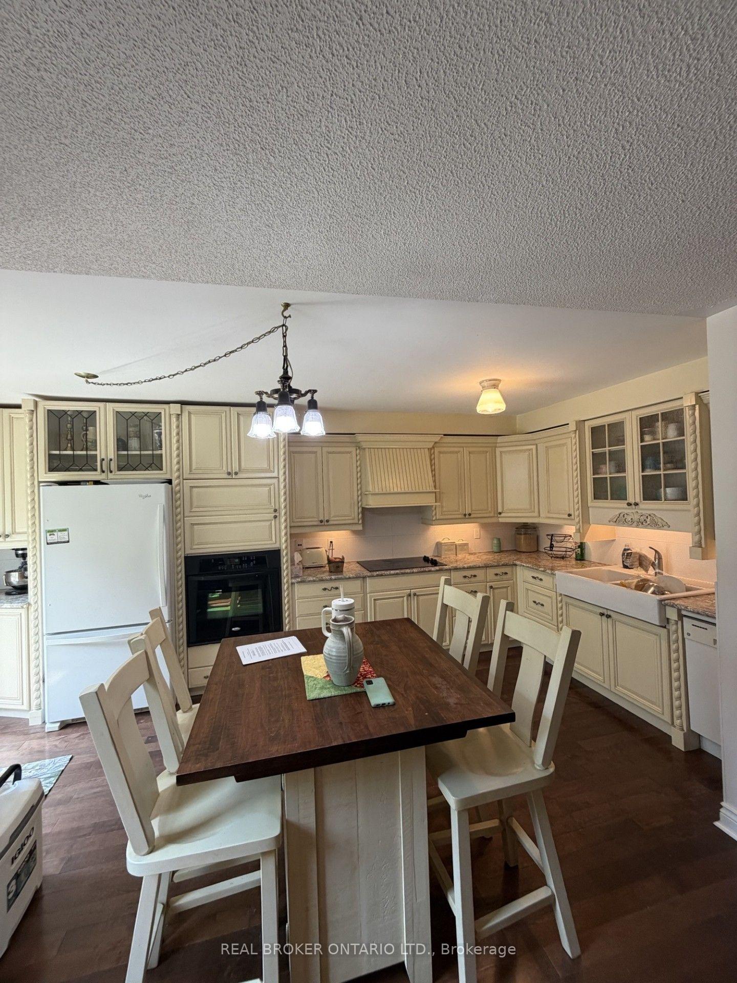 Photo 2 of Unit UPPER, 205 Cedar Beach Road, Brock, Beaverton — HOMEH