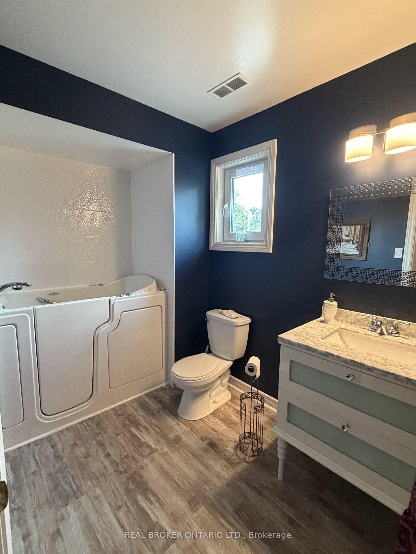 Photo 14 of Unit UPPER, 205 Cedar Beach Road, Brock, Beaverton — HOMEH