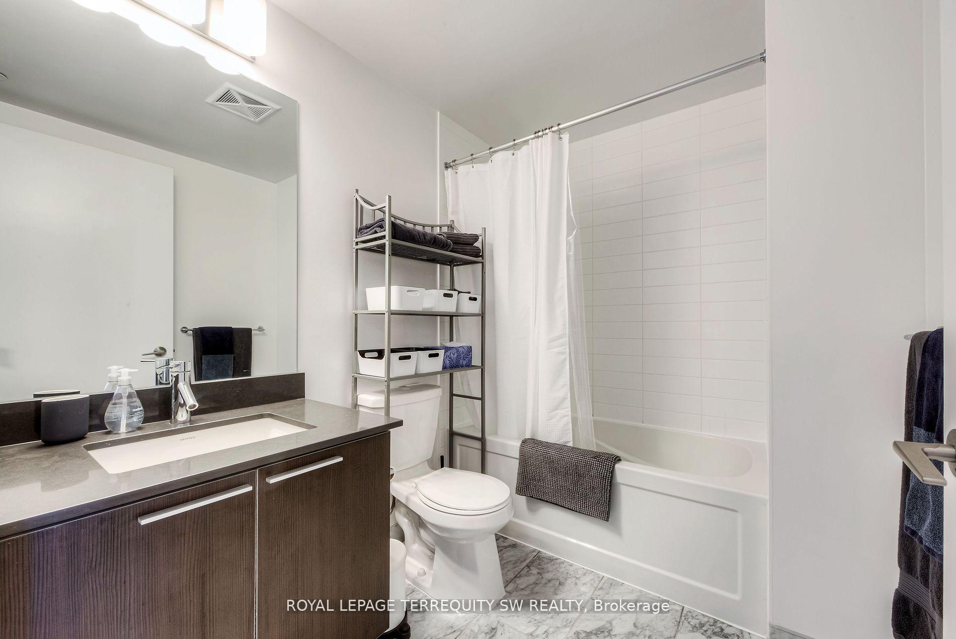 Photo 9 of Unit 1208, 10 Park Lawn Road, Etobicoke, Mimico — HOMEH