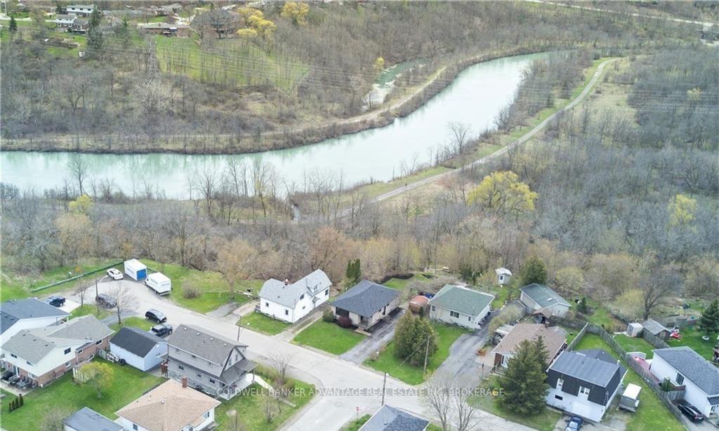 Photo 2 of 55 Kent Street, St. Catharines, Western Hill — HOMEH