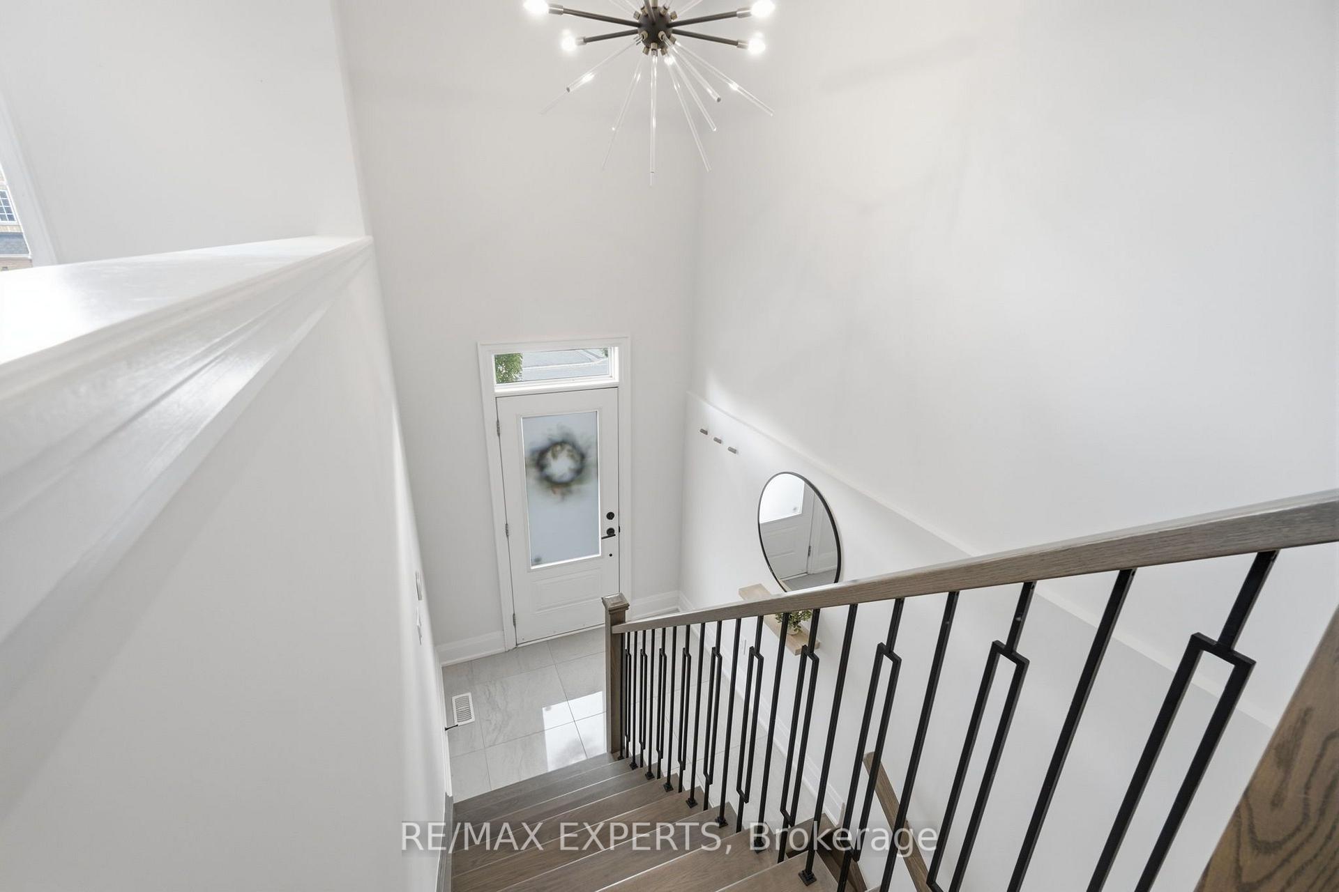 Photo 4 of 22 Velia Court, Vaughan, Vellore Village — HOMEH