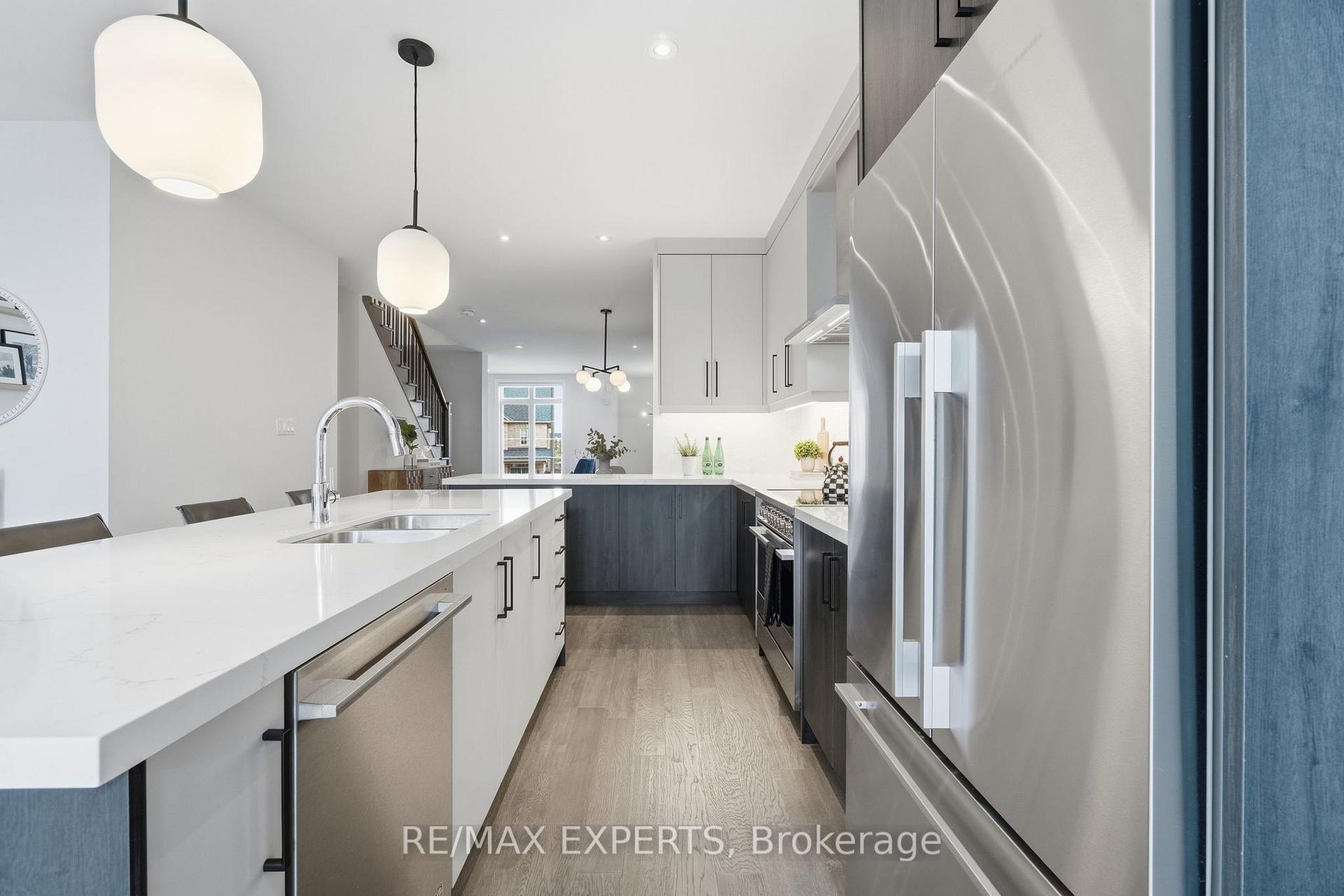 Photo 10 of 22 Velia Court, Vaughan, Vellore Village — HOMEH