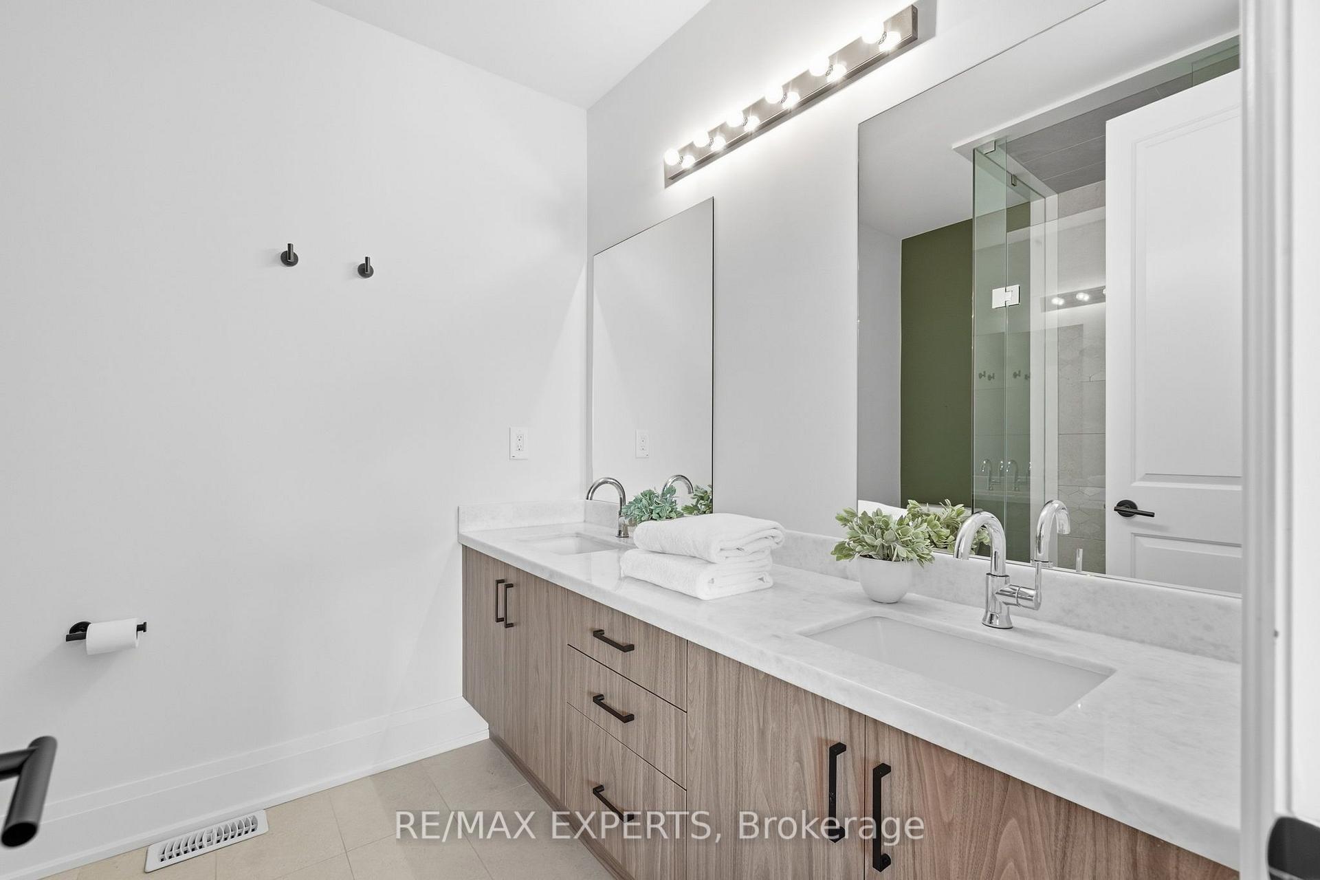 Photo 21 of 22 Velia Court, Vaughan, Vellore Village — HOMEH