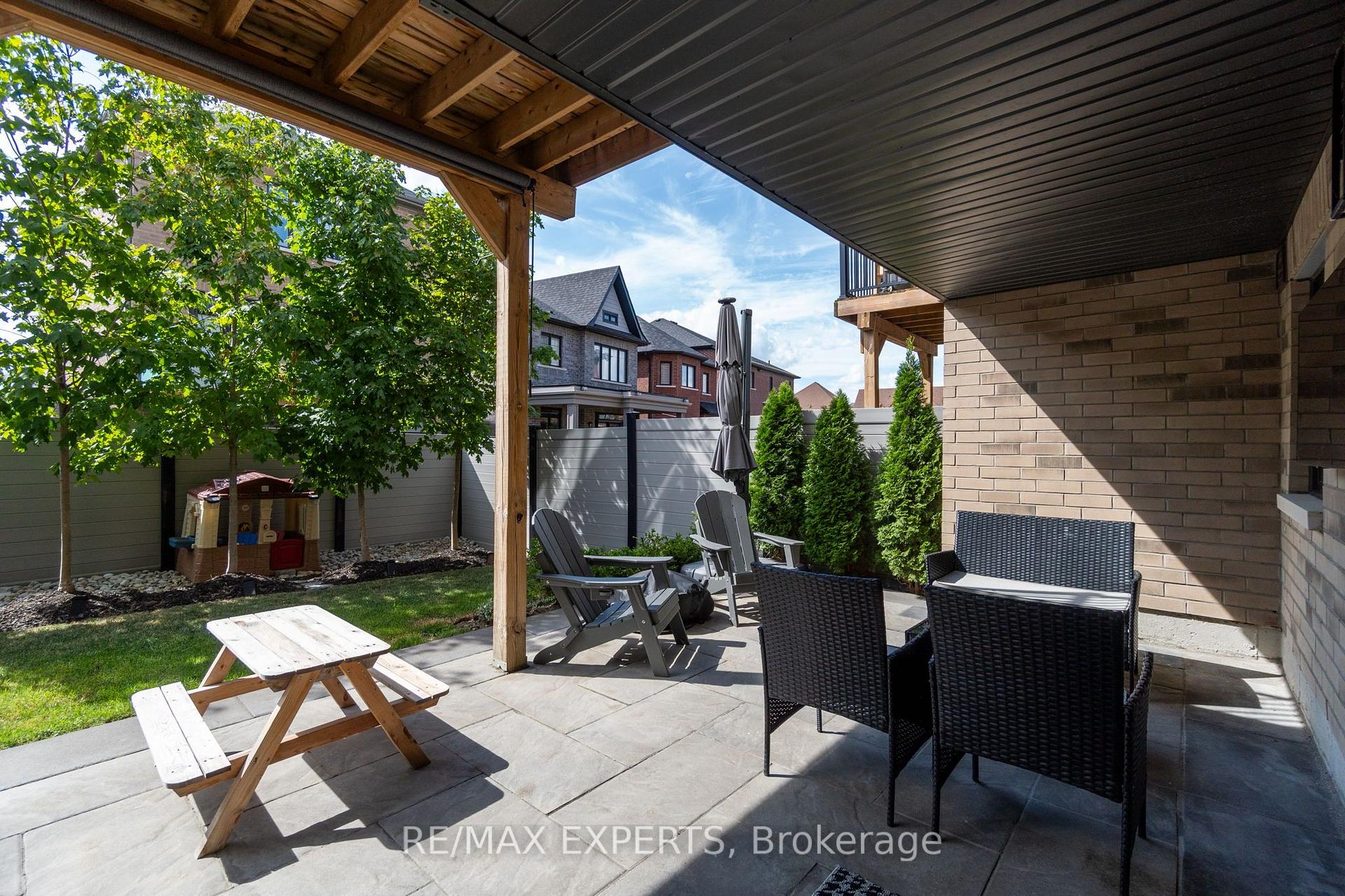 Photo 30 of 22 Velia Court, Vaughan, Vellore Village — HOMEH