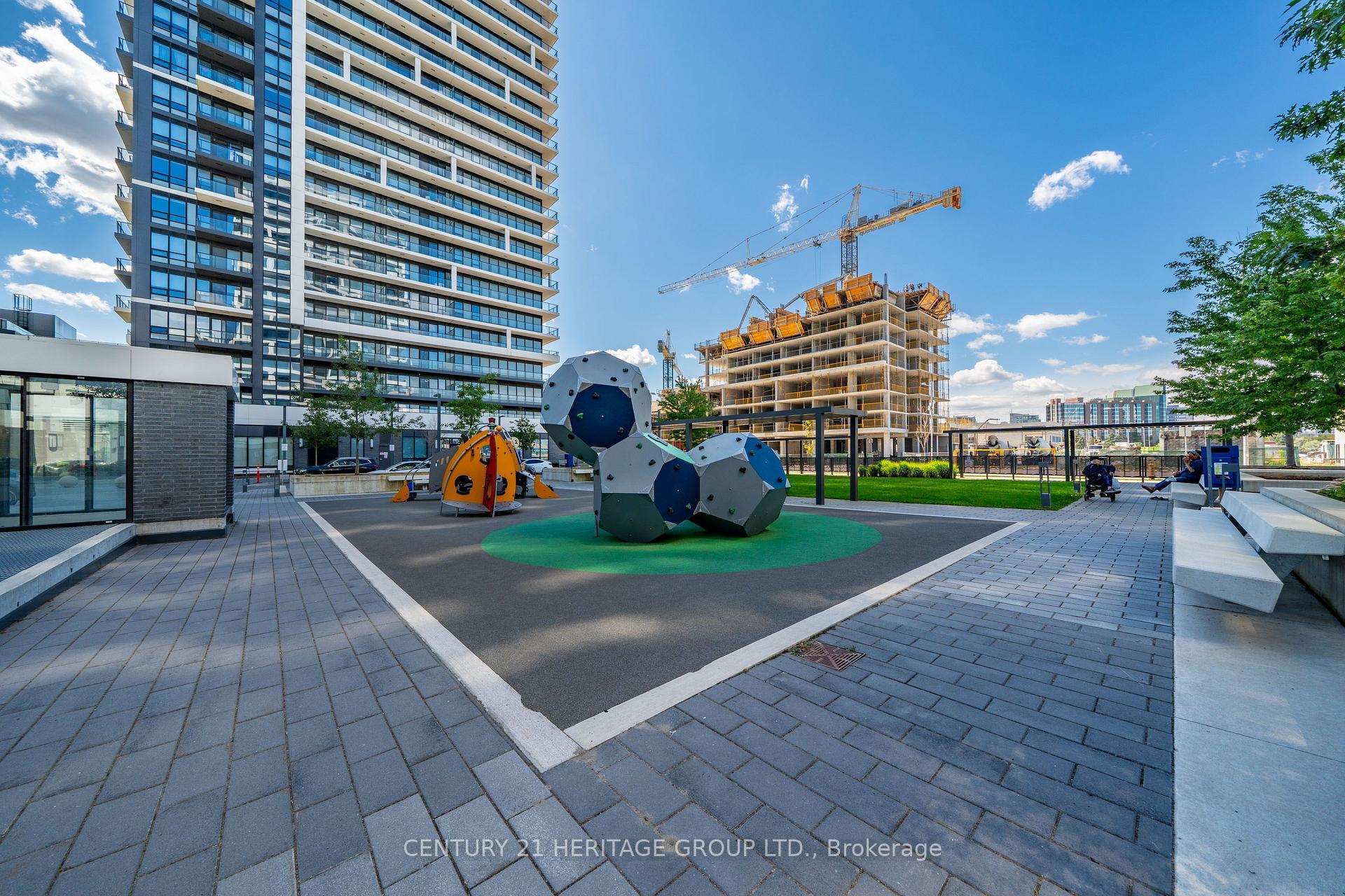 Photo 3 of Unit 1503, 8 Water Walk Drive, Markham, Unionville — HOMEH