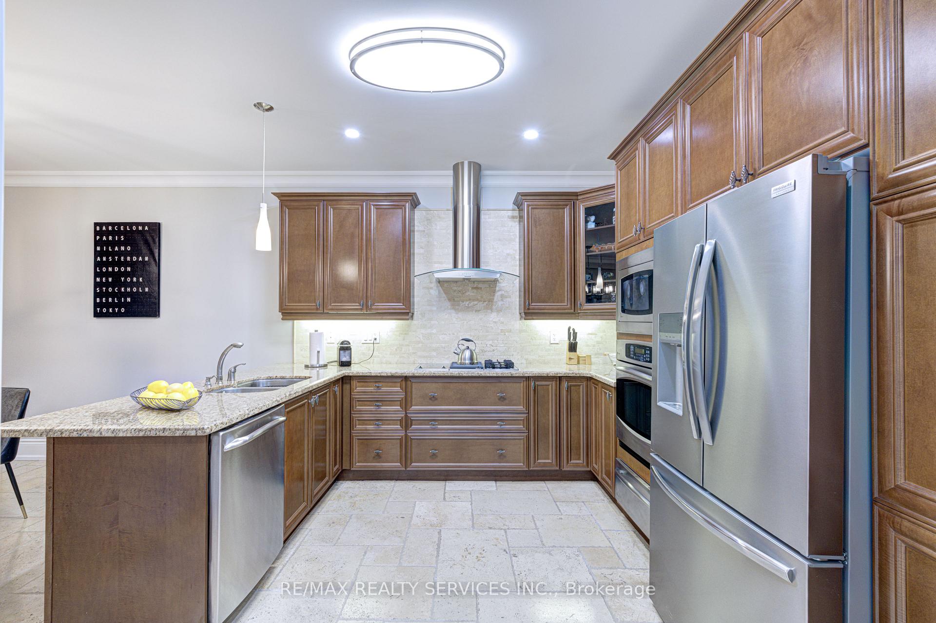 Photo 13 of 16 Fallgate Drive, Brampton, Credit Valley — HOMEH