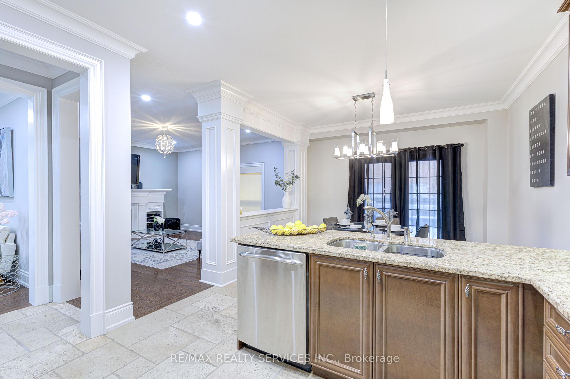 Photo 14 of 16 Fallgate Drive, Brampton, Credit Valley — HOMEH