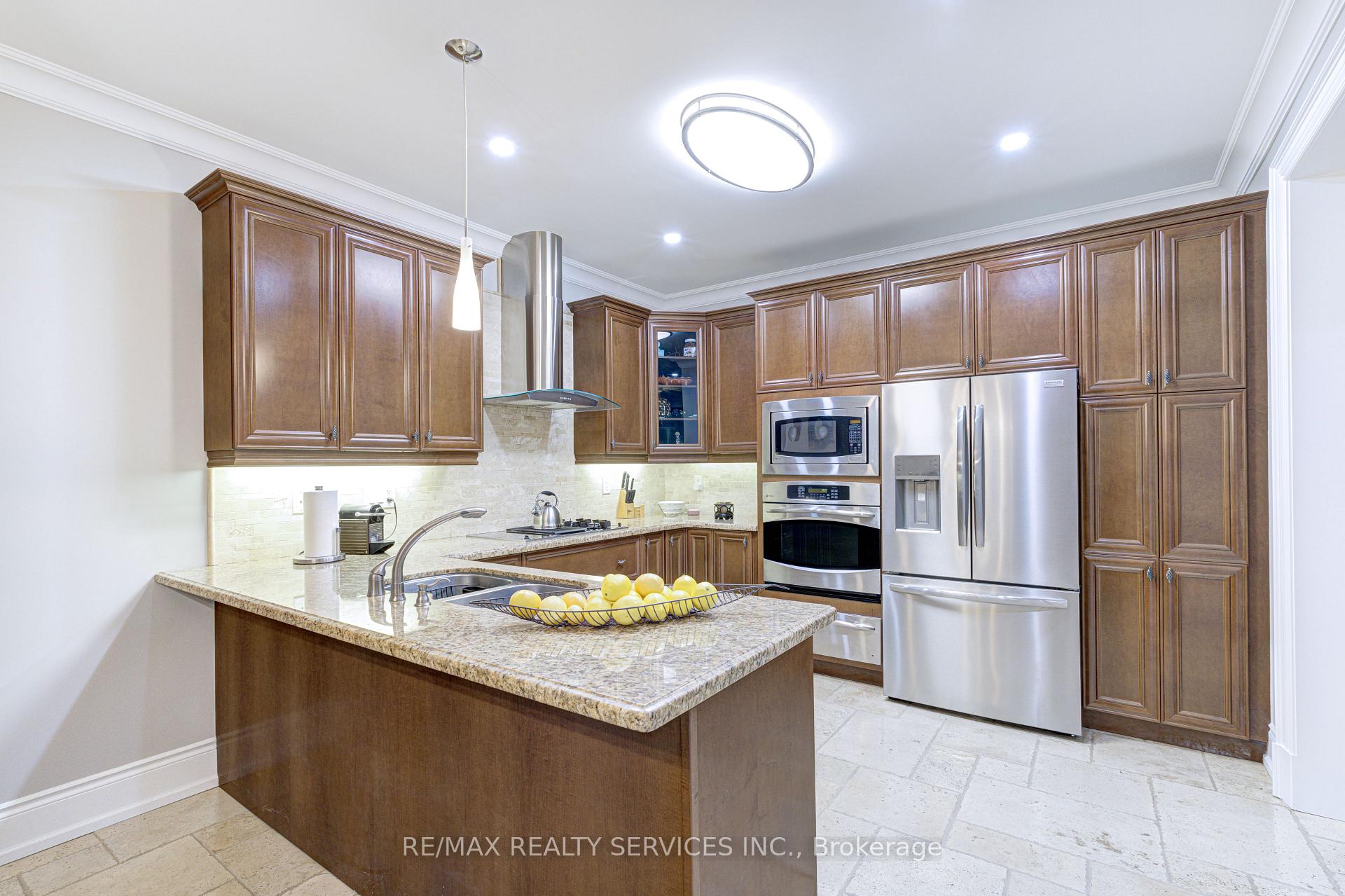 Photo 15 of 16 Fallgate Drive, Brampton, Credit Valley — HOMEH