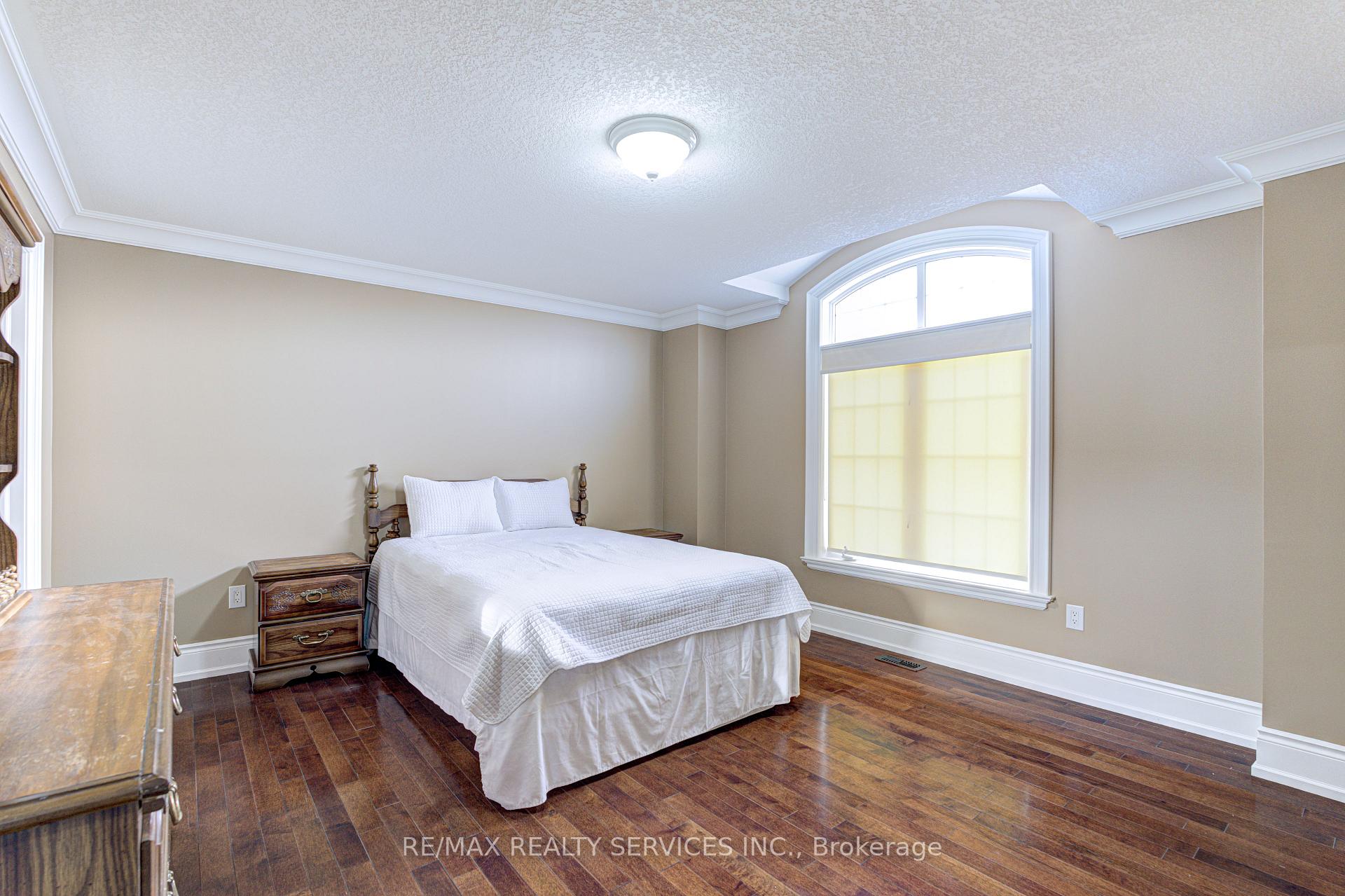Photo 31 of 16 Fallgate Drive, Brampton, Credit Valley — HOMEH