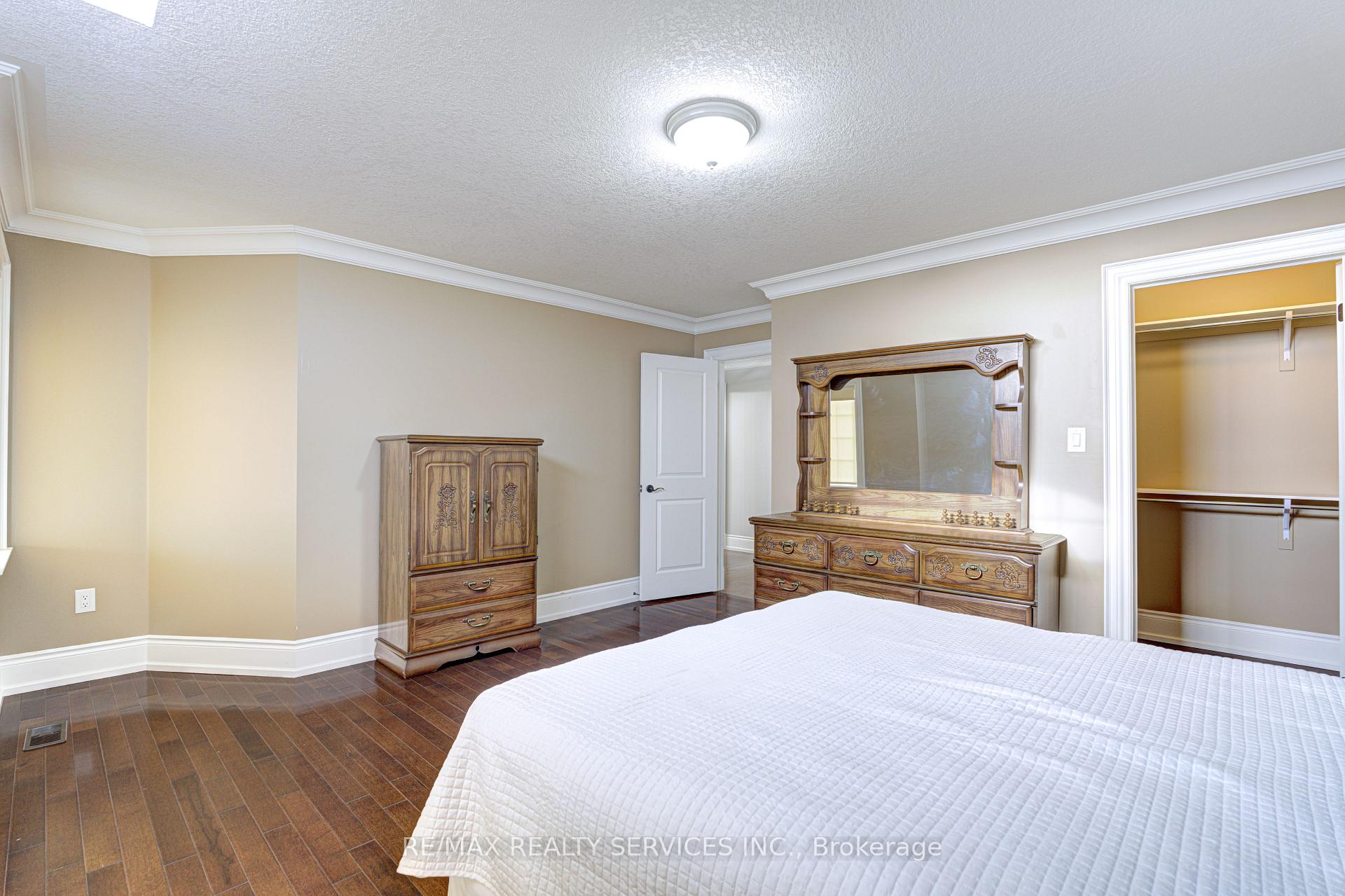 Photo 32 of 16 Fallgate Drive, Brampton, Credit Valley — HOMEH