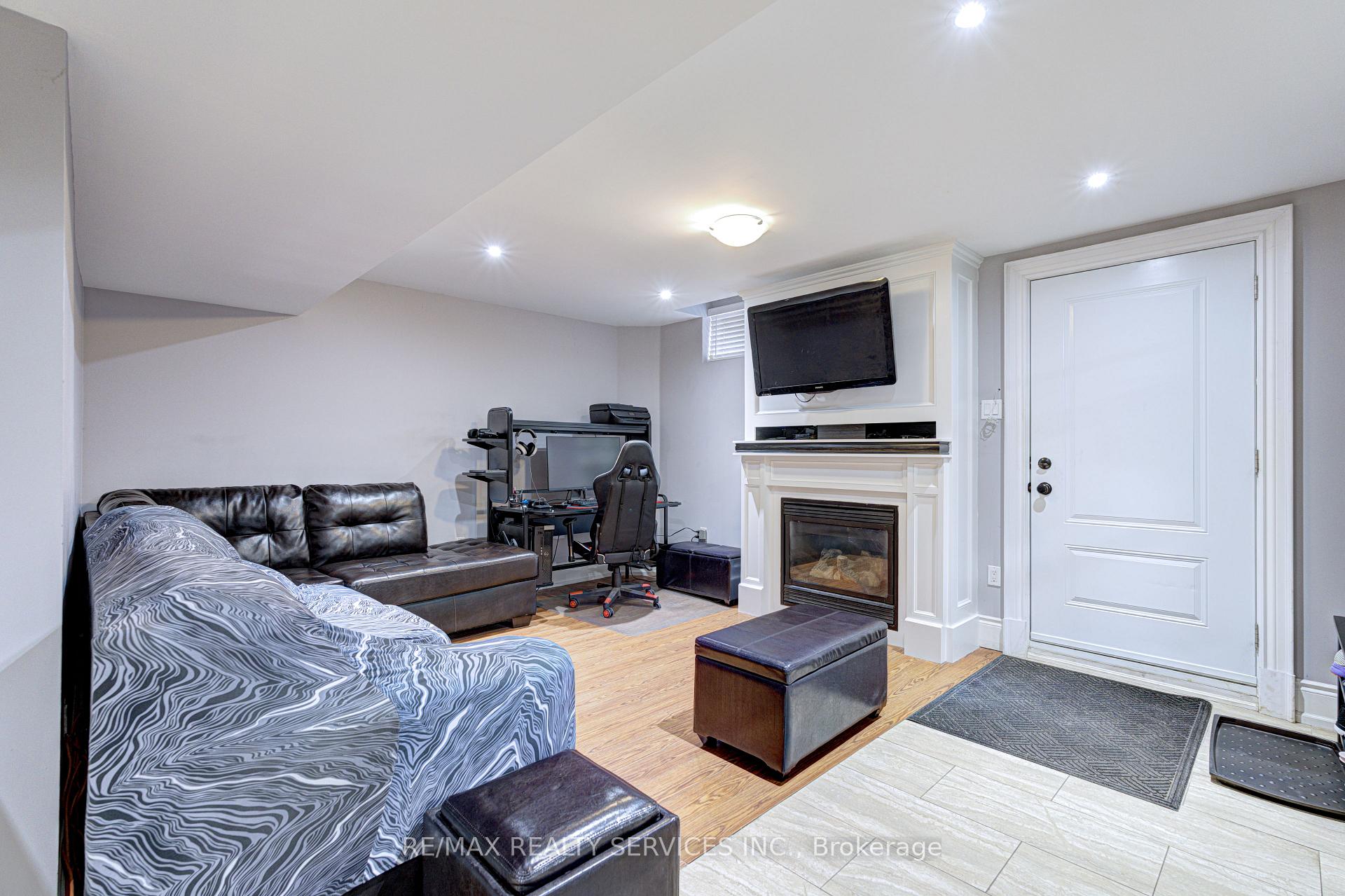 Photo 36 of 16 Fallgate Drive, Brampton, Credit Valley — HOMEH