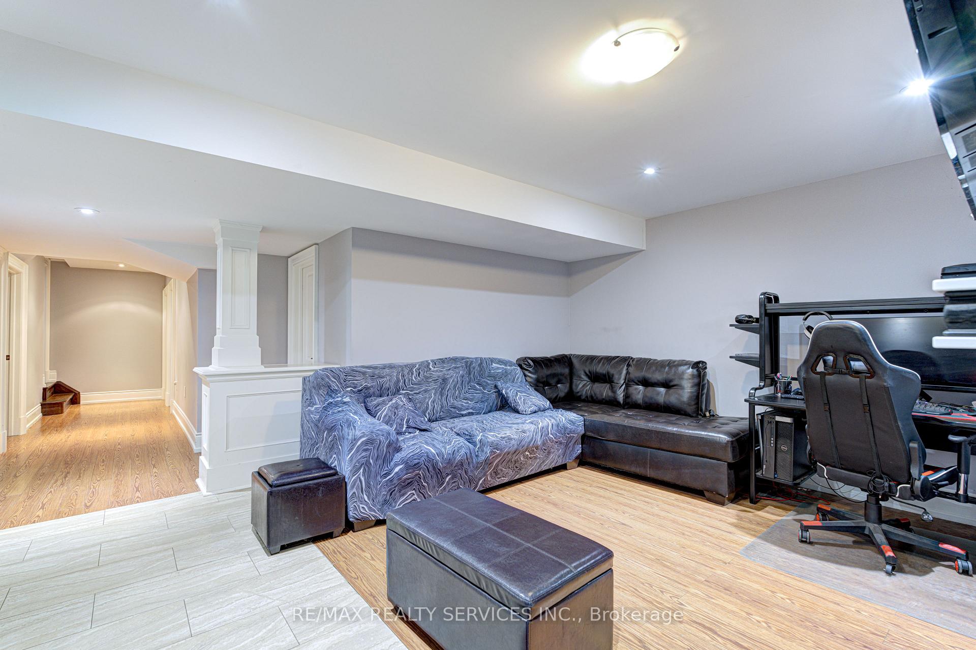 Photo 37 of 16 Fallgate Drive, Brampton, Credit Valley — HOMEH