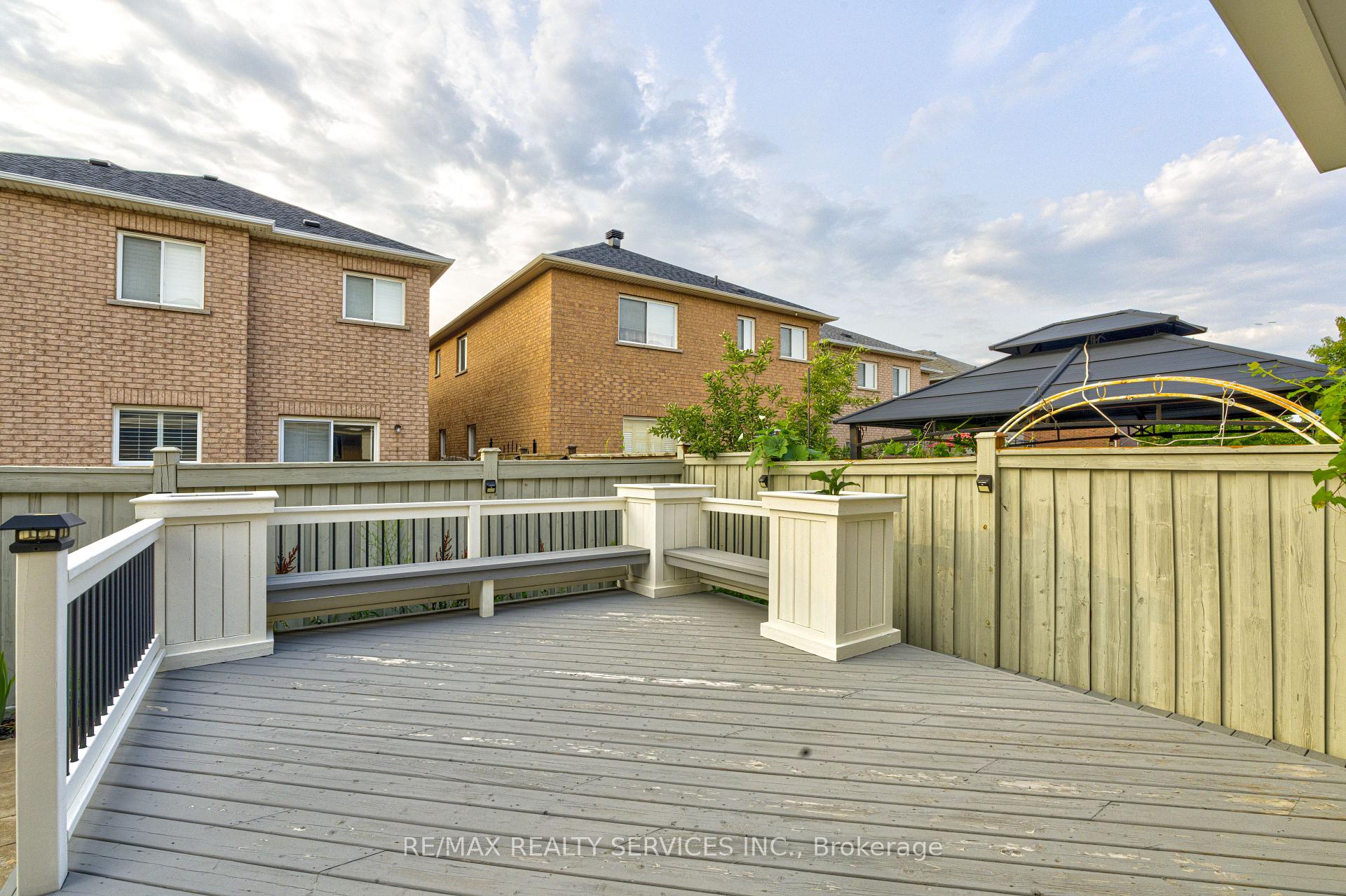 Photo 44 of 16 Fallgate Drive, Brampton, Credit Valley — HOMEH