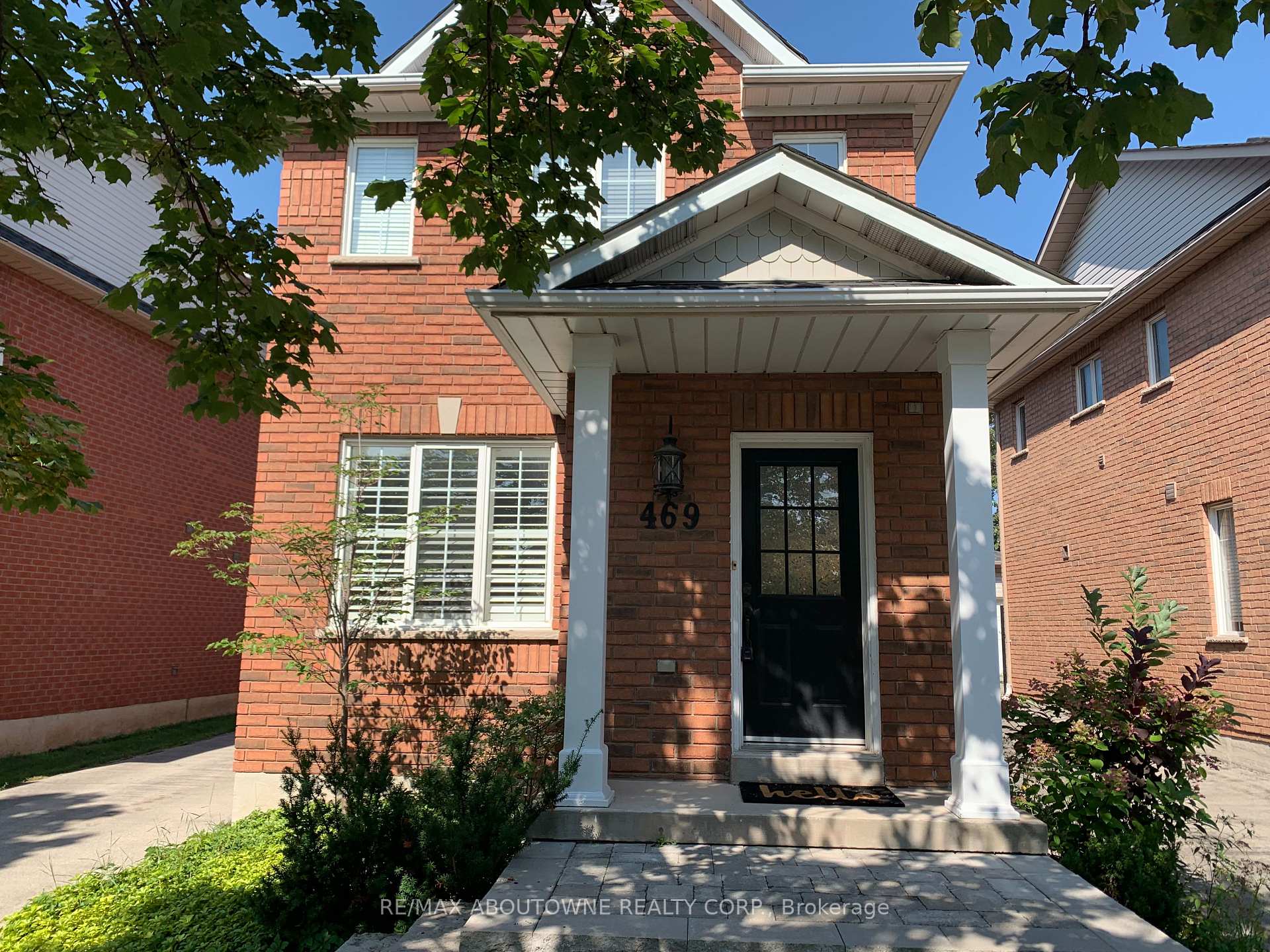 Photo 2 of 469 Ambleside Drive, Oakville, River Oaks — HOMEH