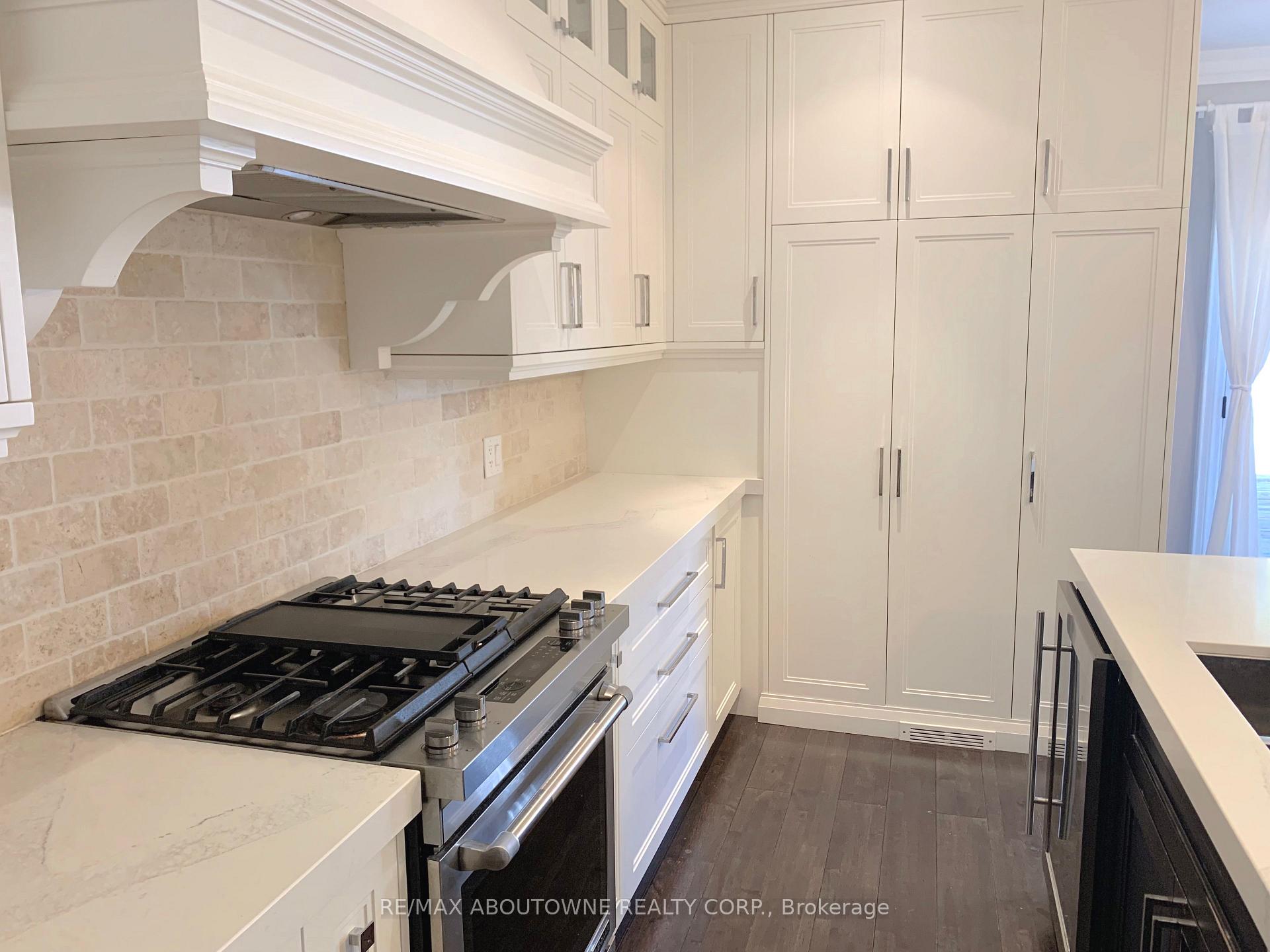 Photo 8 of 469 Ambleside Drive, Oakville, River Oaks — HOMEH