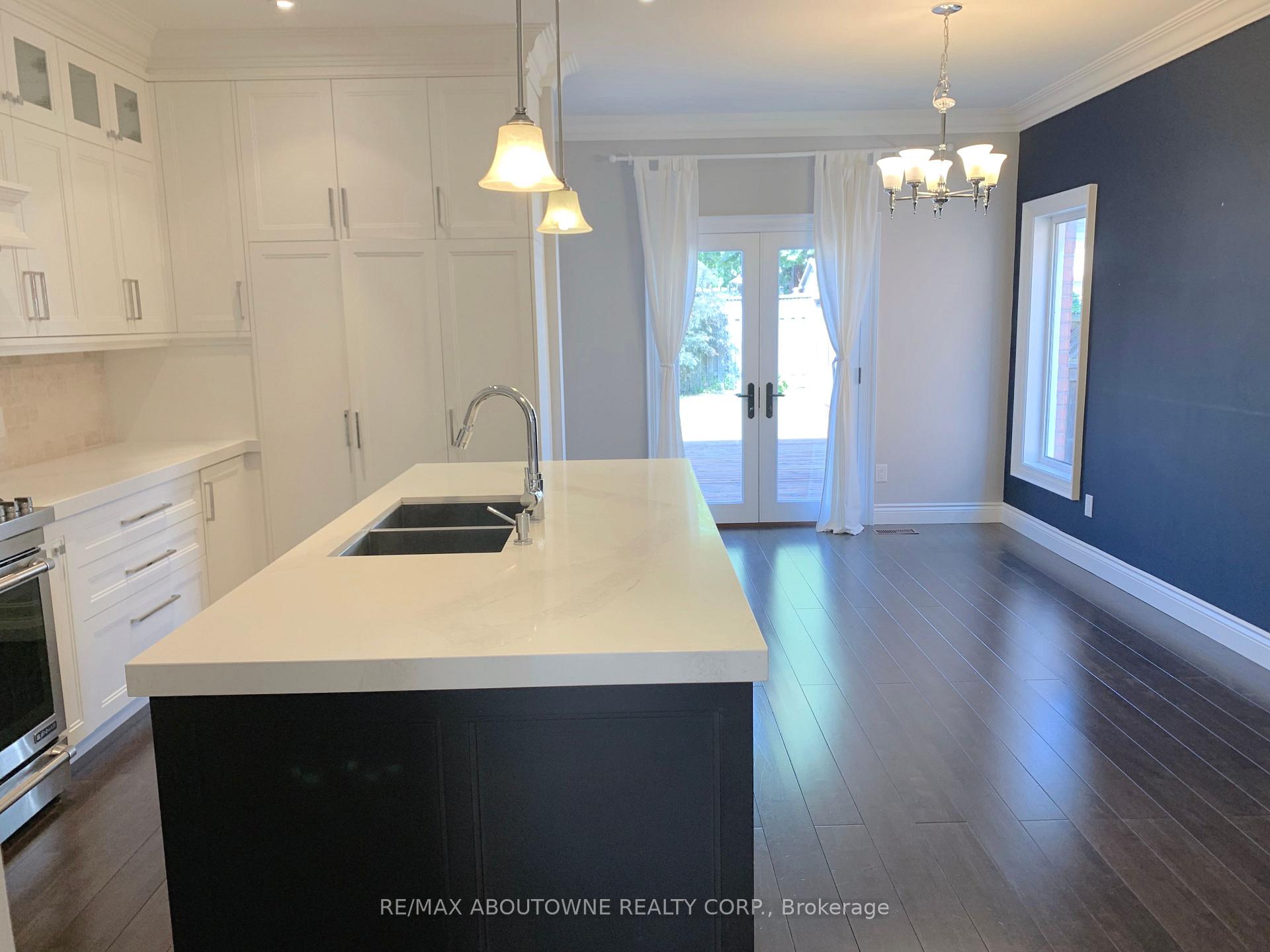 Photo 10 of 469 Ambleside Drive, Oakville, River Oaks — HOMEH