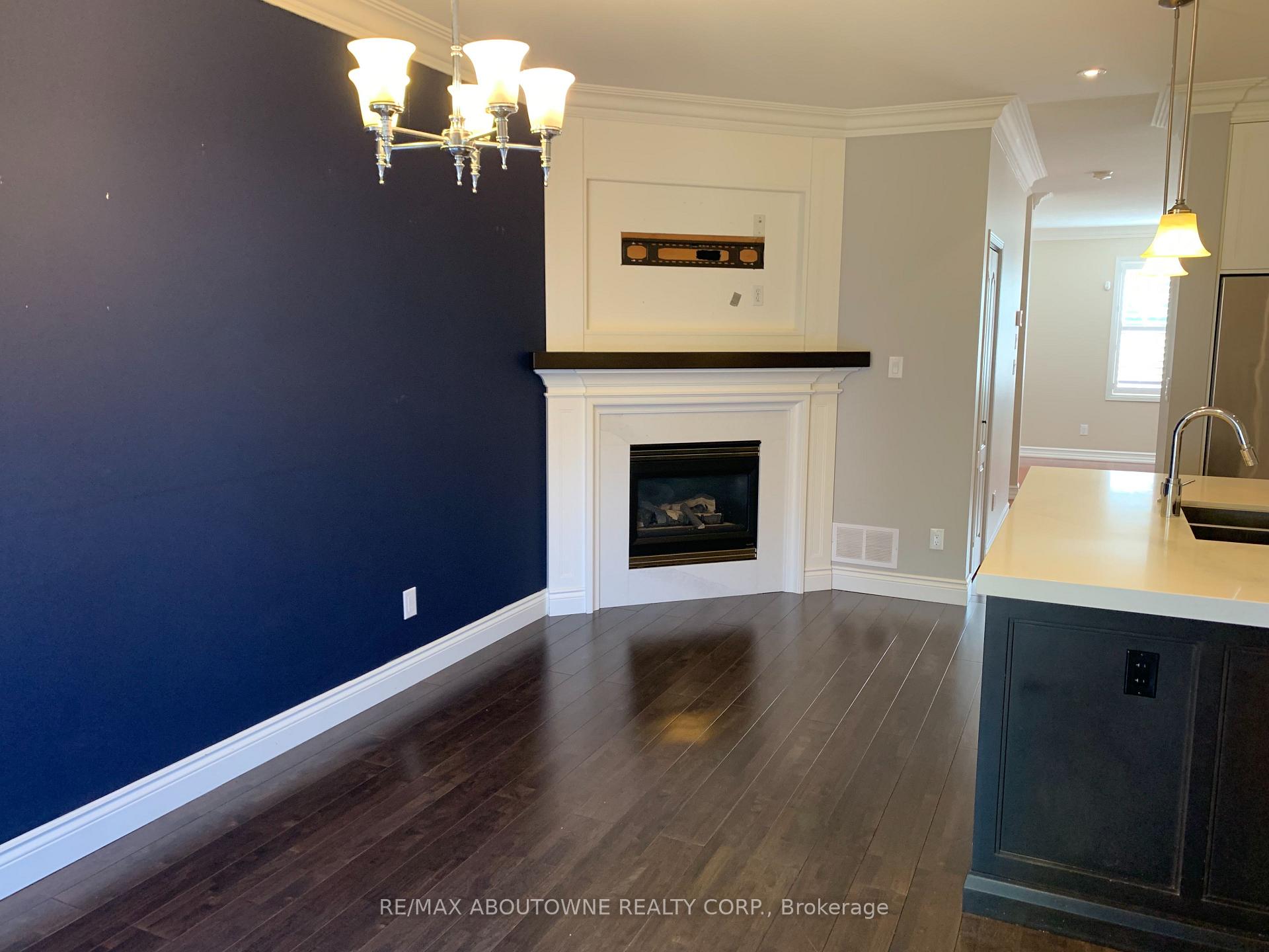 Photo 12 of 469 Ambleside Drive, Oakville, River Oaks — HOMEH