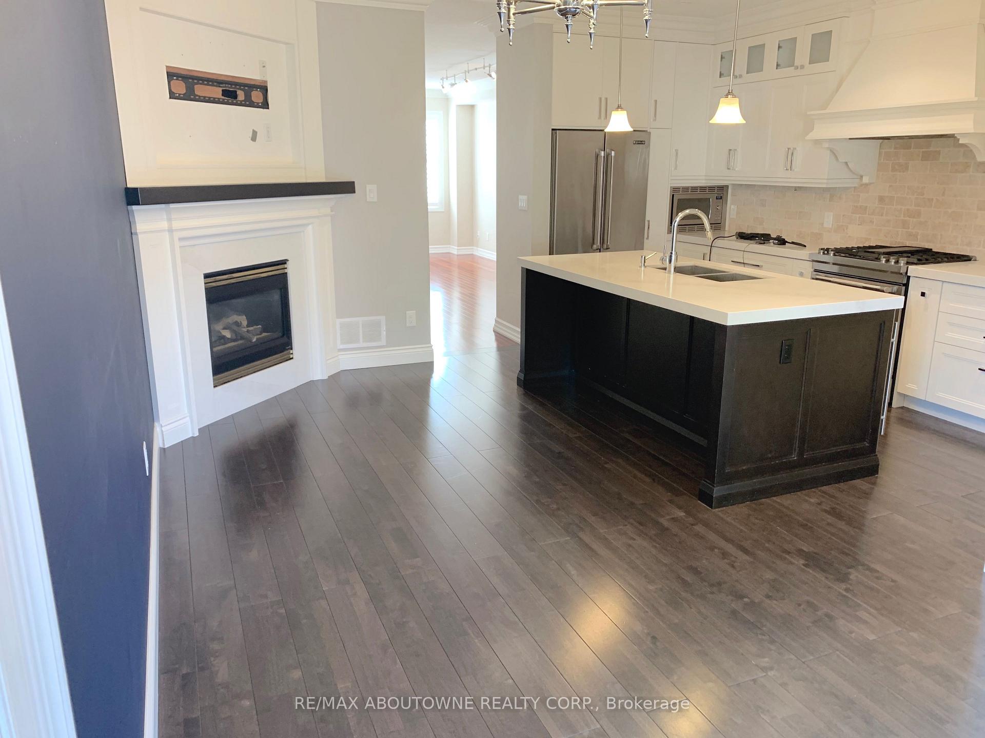 Photo 13 of 469 Ambleside Drive, Oakville, River Oaks — HOMEH