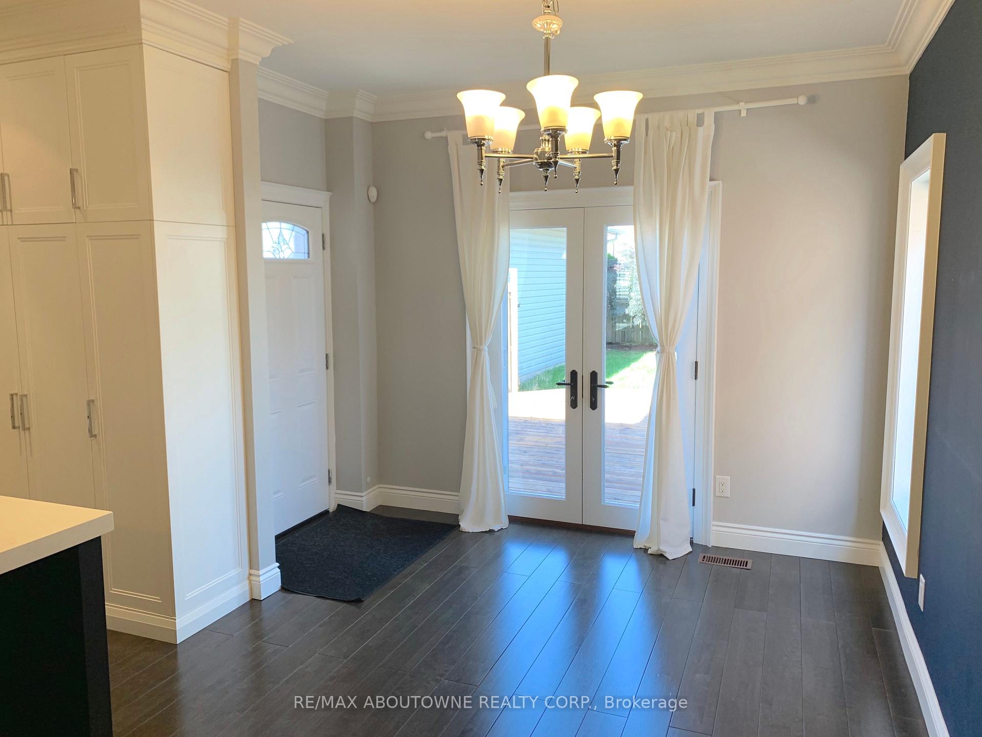 Photo 14 of 469 Ambleside Drive, Oakville, River Oaks — HOMEH