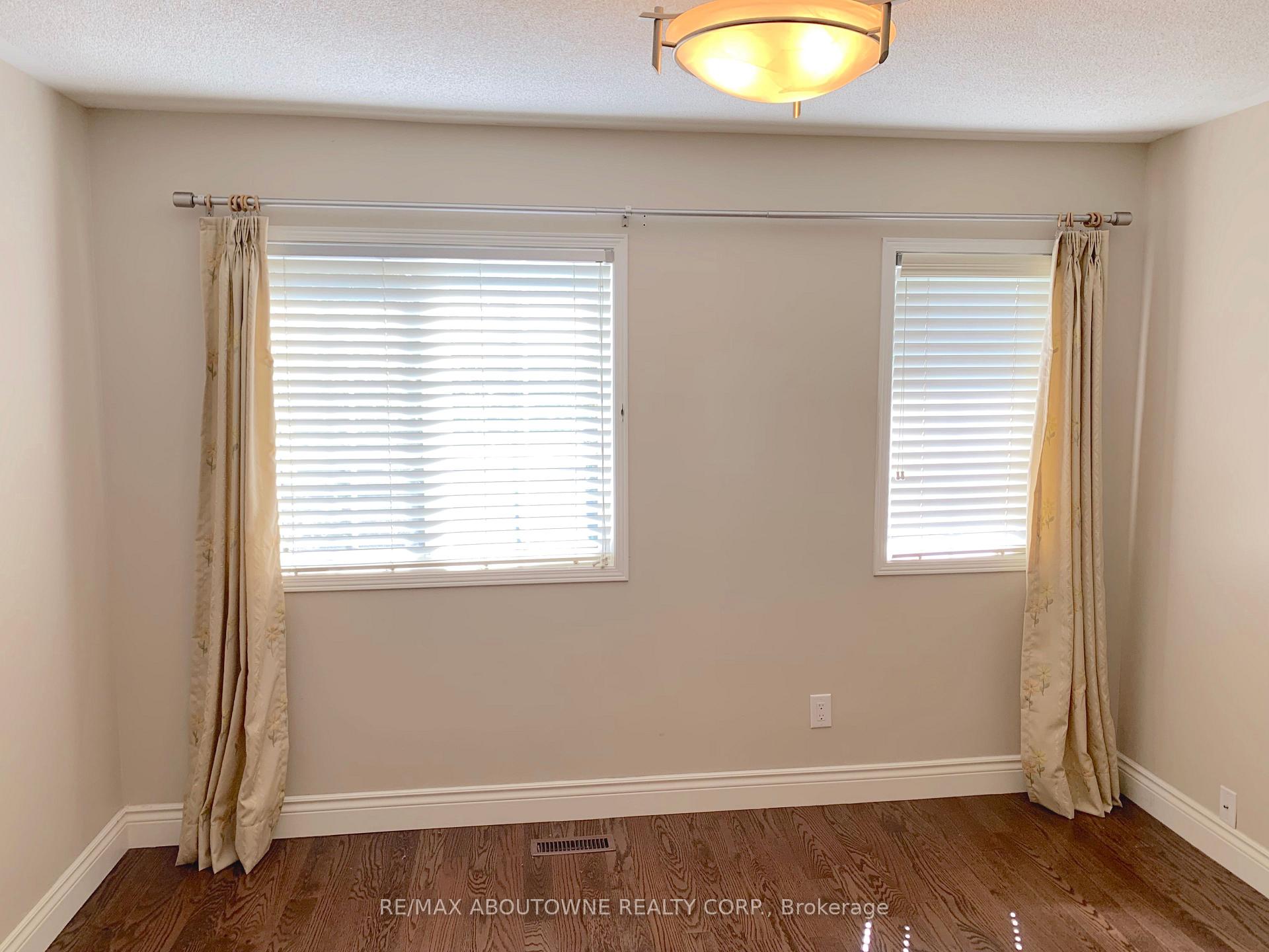 Photo 21 of 469 Ambleside Drive, Oakville, River Oaks — HOMEH