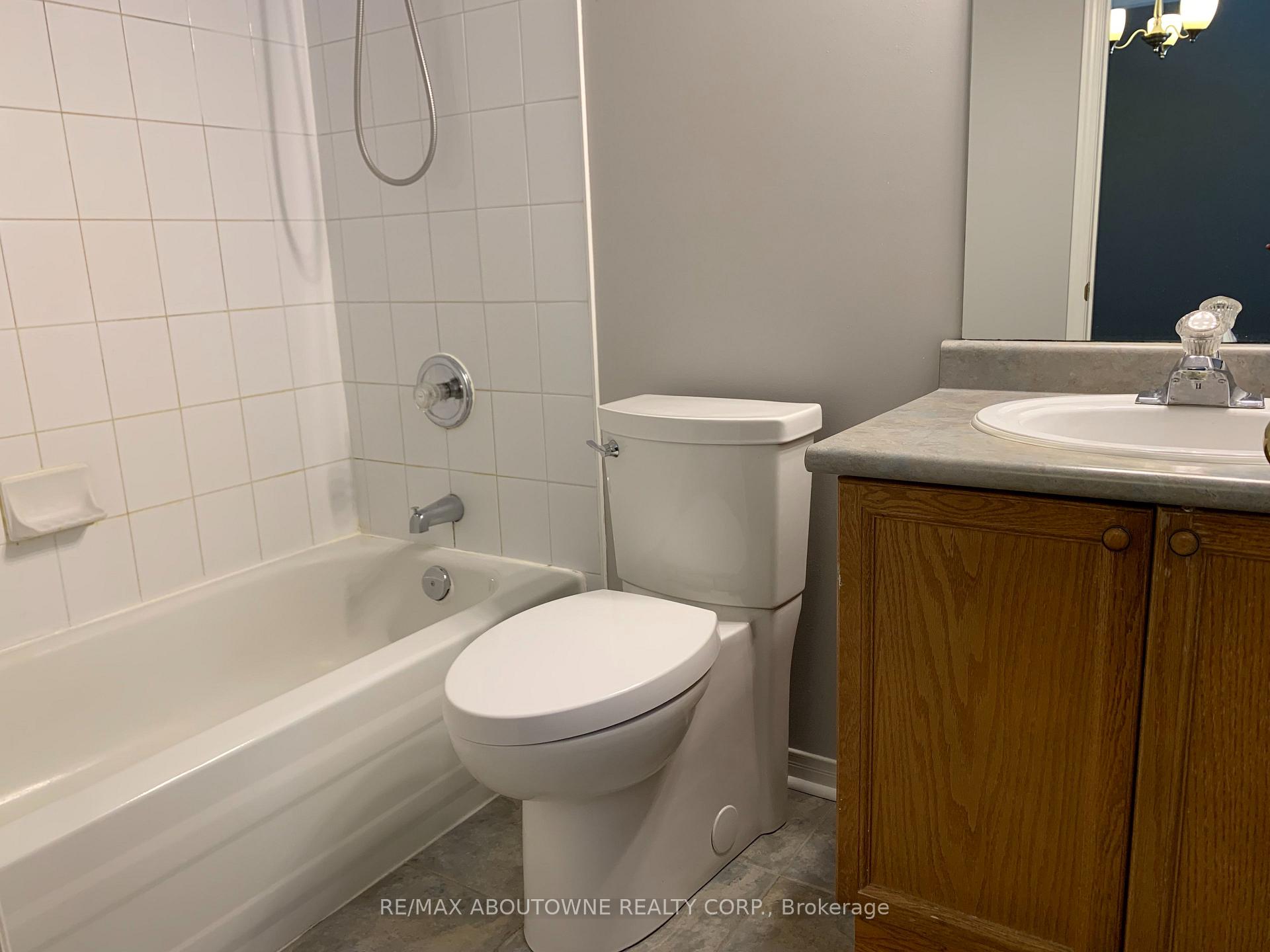 Photo 27 of 469 Ambleside Drive, Oakville, River Oaks — HOMEH
