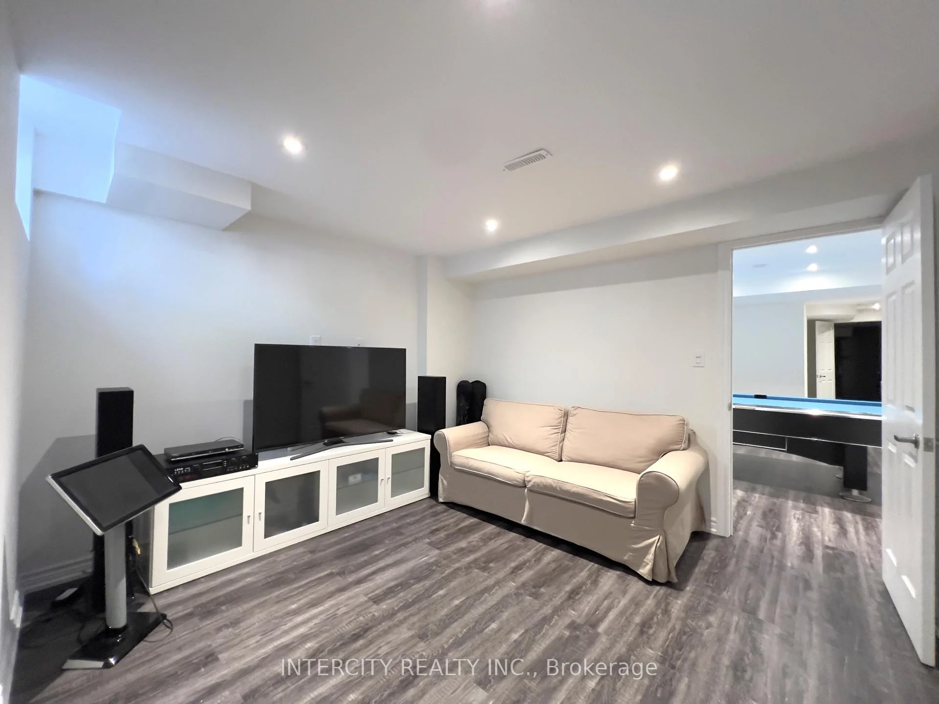 Photo 19 of 45 Lady Loretta Lane, Vaughan, Patterson — HOMEH