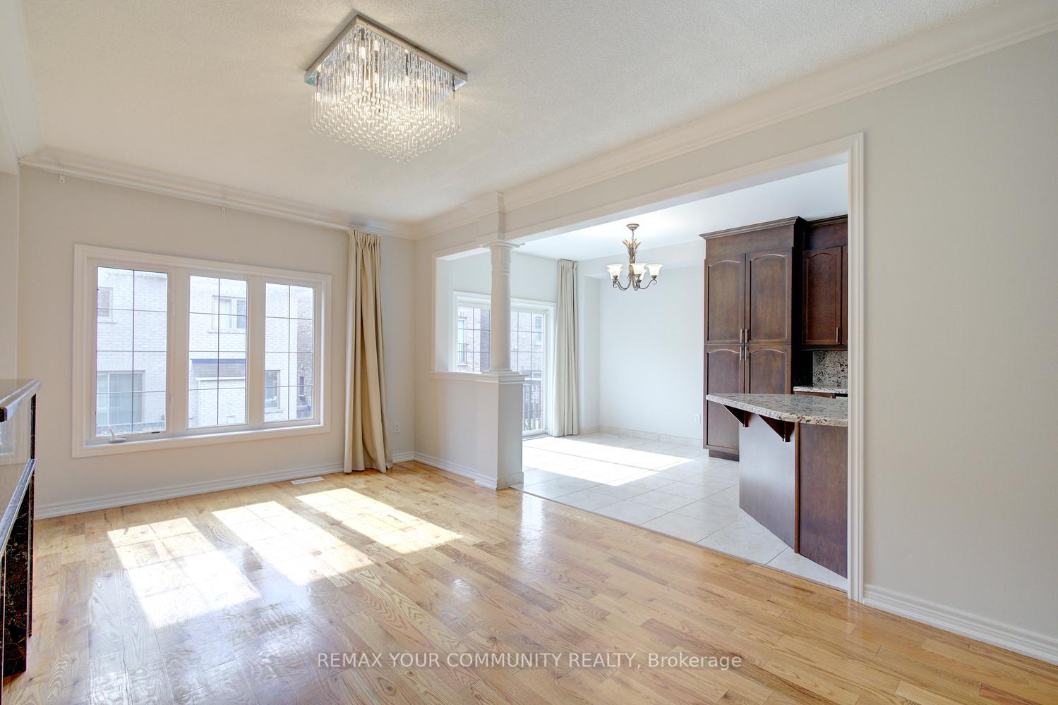 Photo 9 of 26 Yarden Drive, Vaughan, Patterson — HOMEH