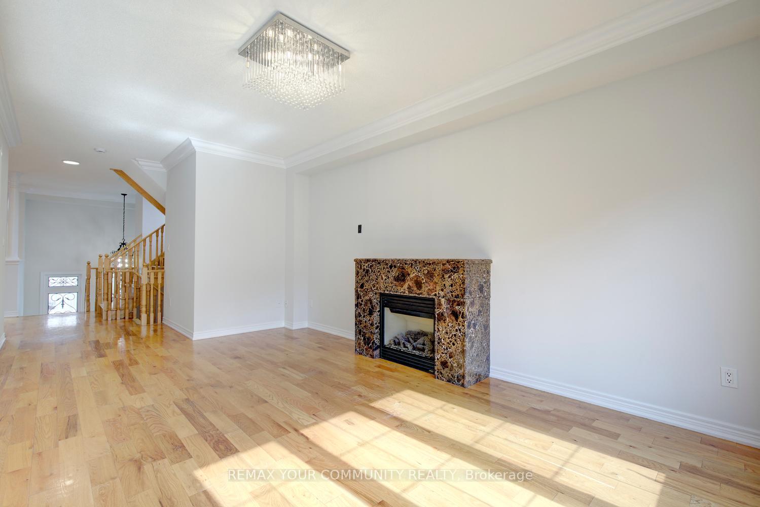 Photo 10 of 26 Yarden Drive, Vaughan, Patterson — HOMEH