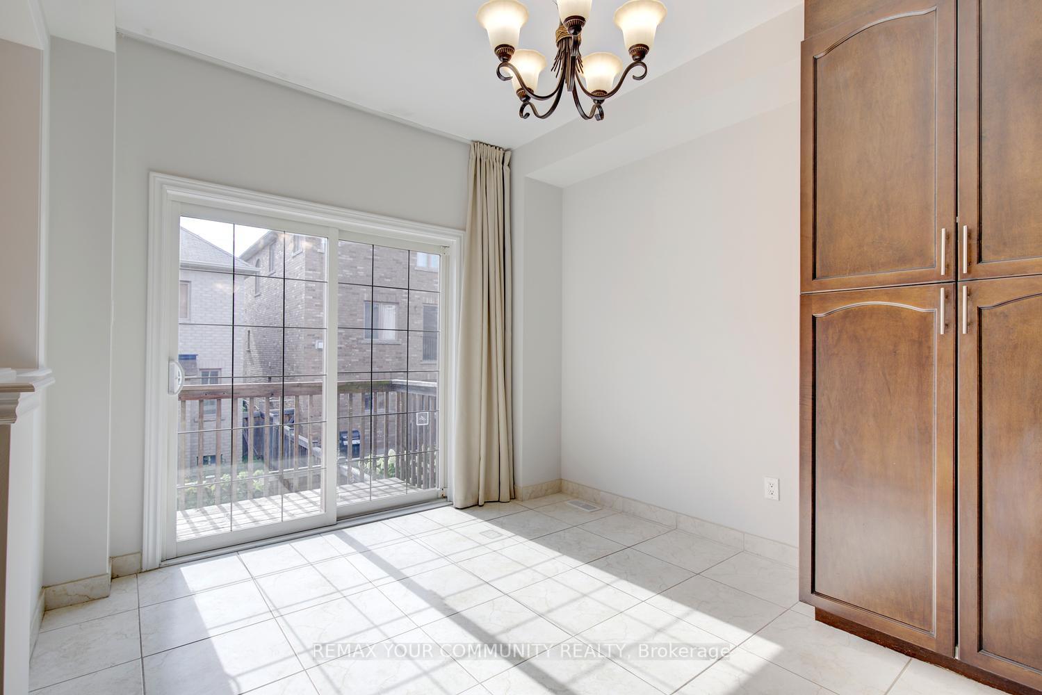 Photo 11 of 26 Yarden Drive, Vaughan, Patterson — HOMEH