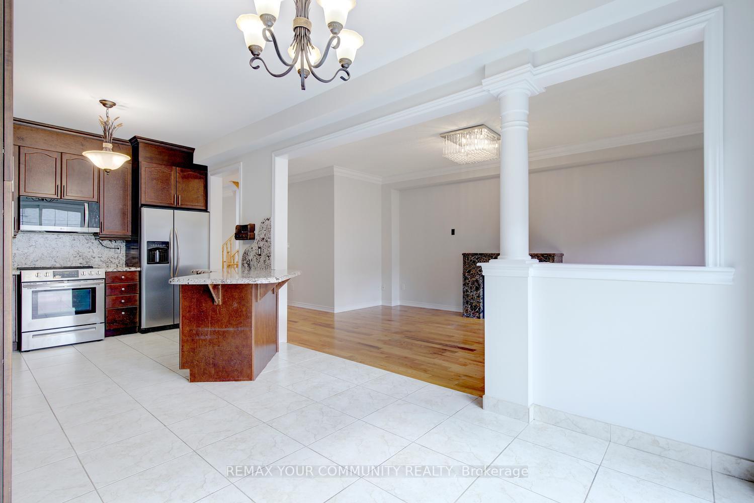 Photo 13 of 26 Yarden Drive, Vaughan, Patterson — HOMEH