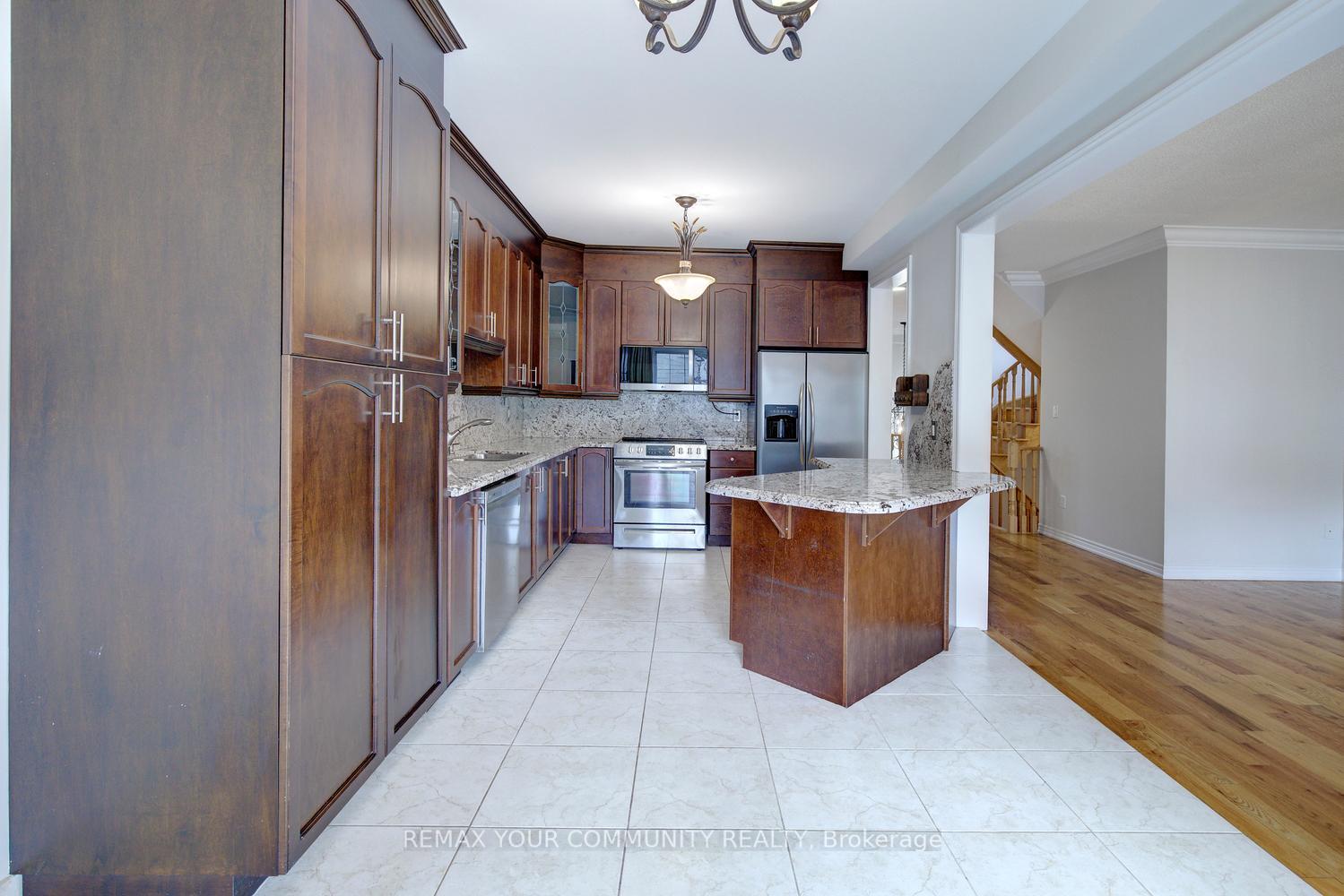 Photo 19 of 26 Yarden Drive, Vaughan, Patterson — HOMEH