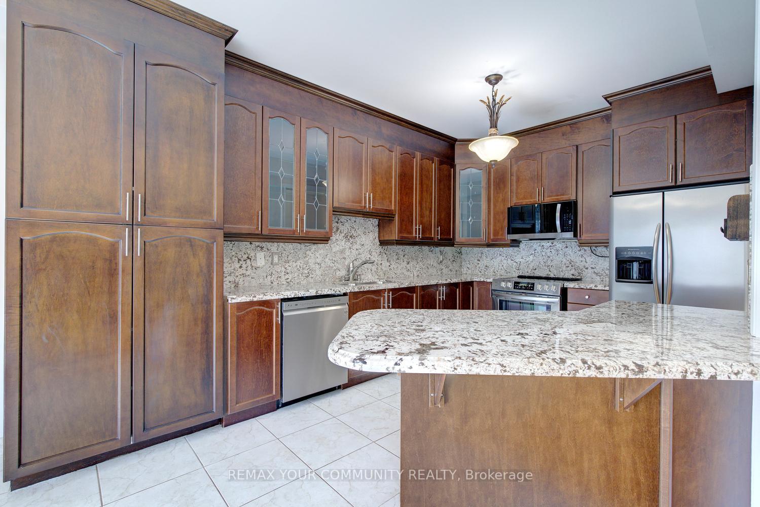 Photo 23 of 26 Yarden Drive, Vaughan, Patterson — HOMEH