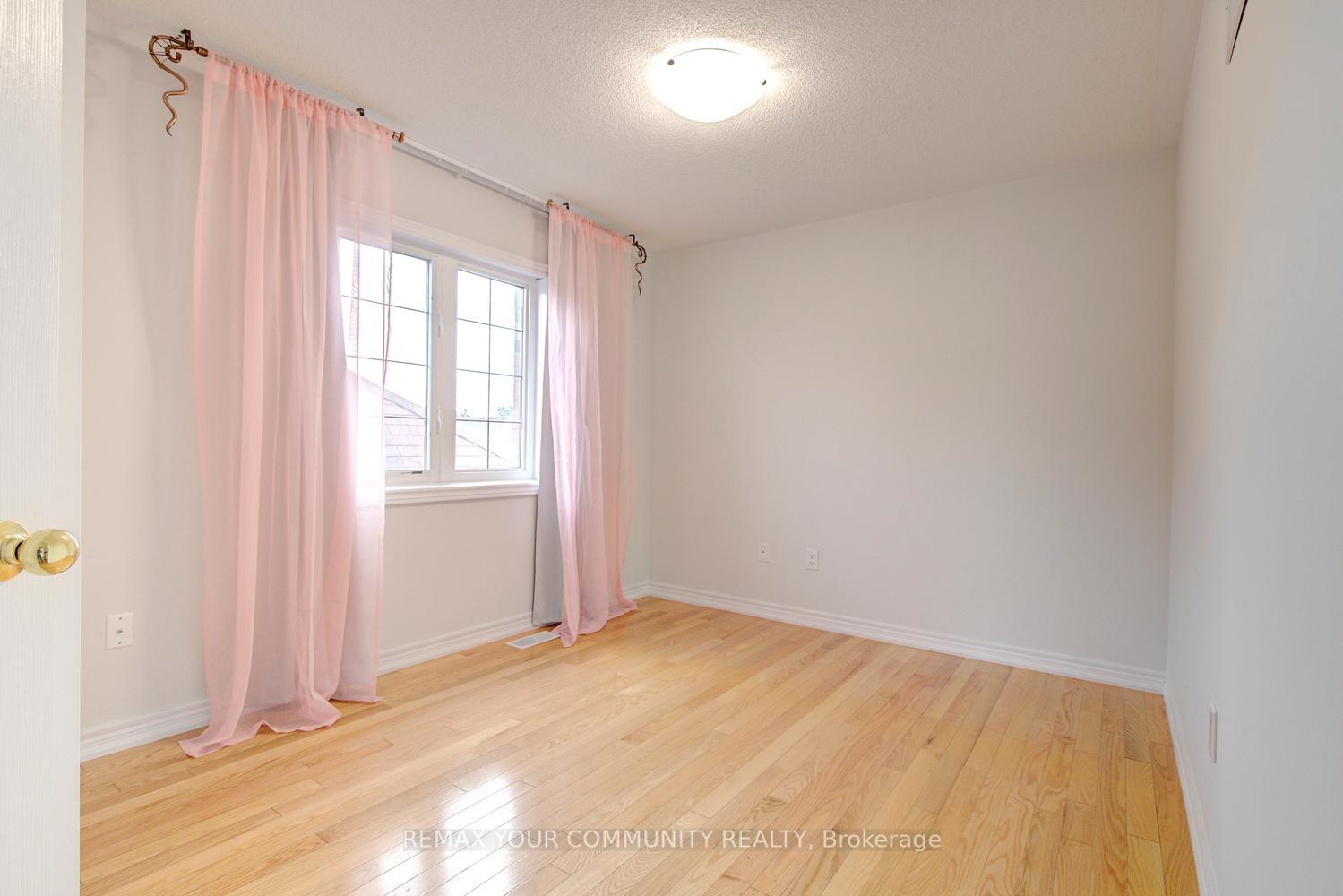 Photo 34 of 26 Yarden Drive, Vaughan, Patterson — HOMEH