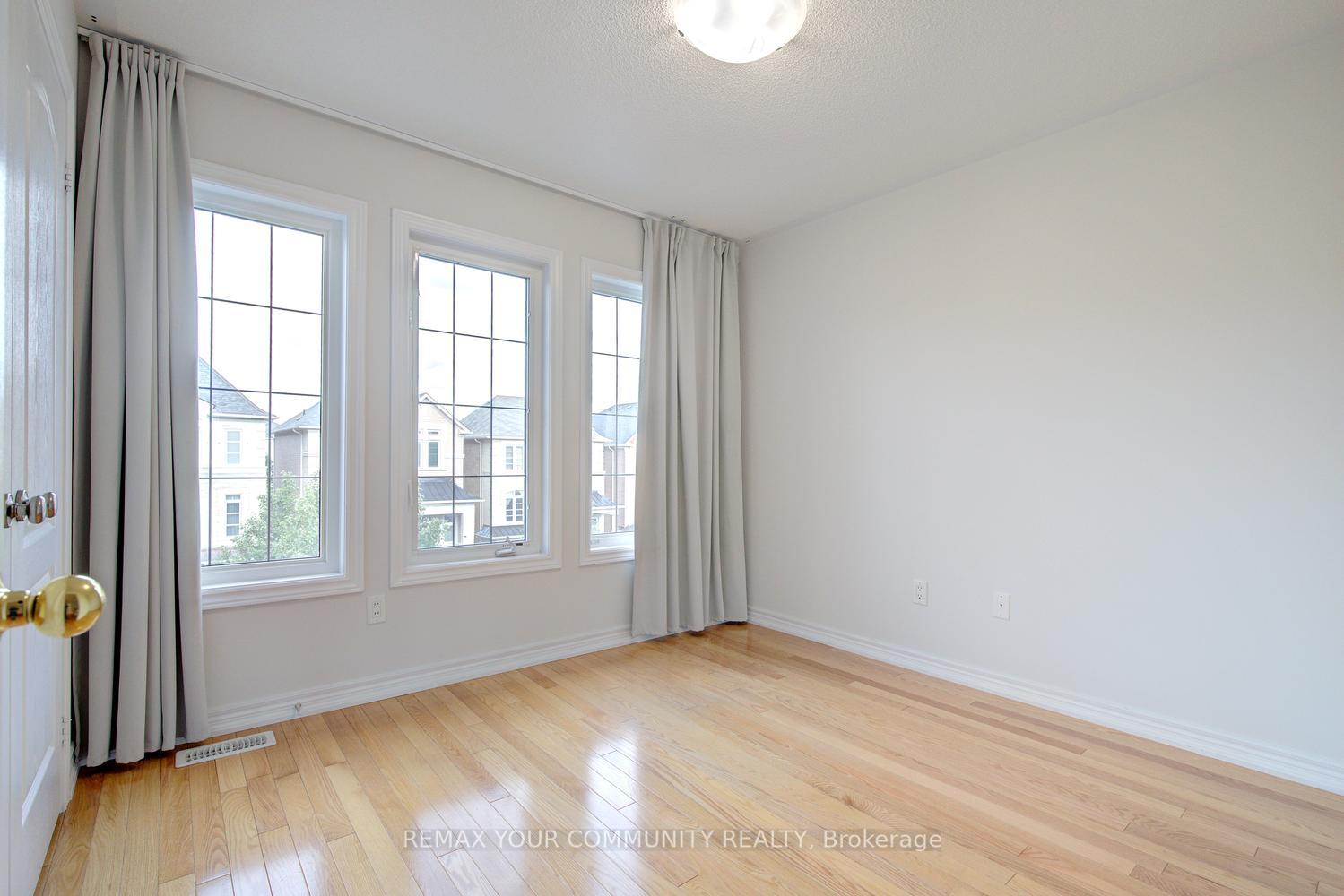 Photo 37 of 26 Yarden Drive, Vaughan, Patterson — HOMEH