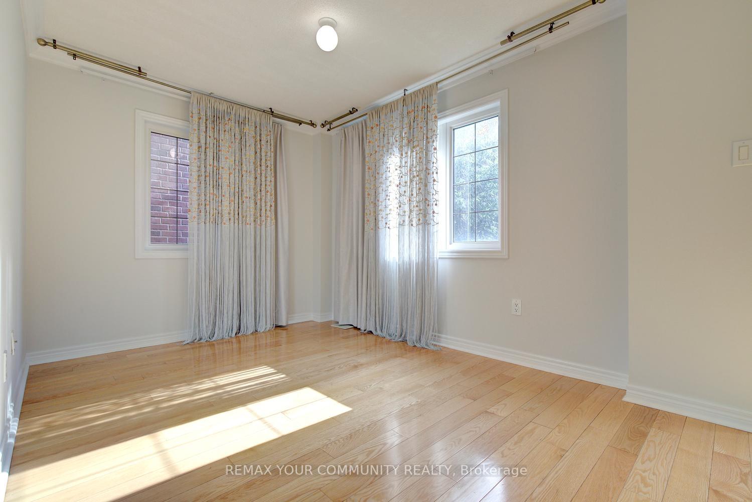 Photo 45 of 26 Yarden Drive, Vaughan, Patterson — HOMEH