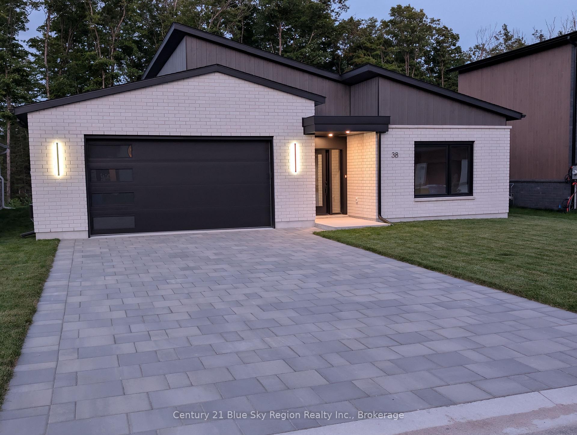 Photo 2 of 38 Katie Ann Crescent, North Bay, Airport — HOMEH